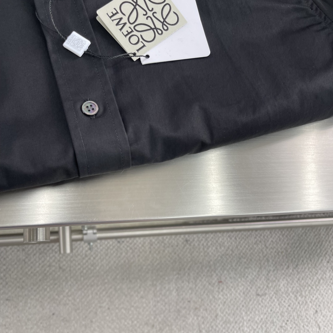 Loewe Anagram Embroidered Zipper Jacket: Precision Tailoring, High-Quality Fabric, Elegant Design - 图片 4