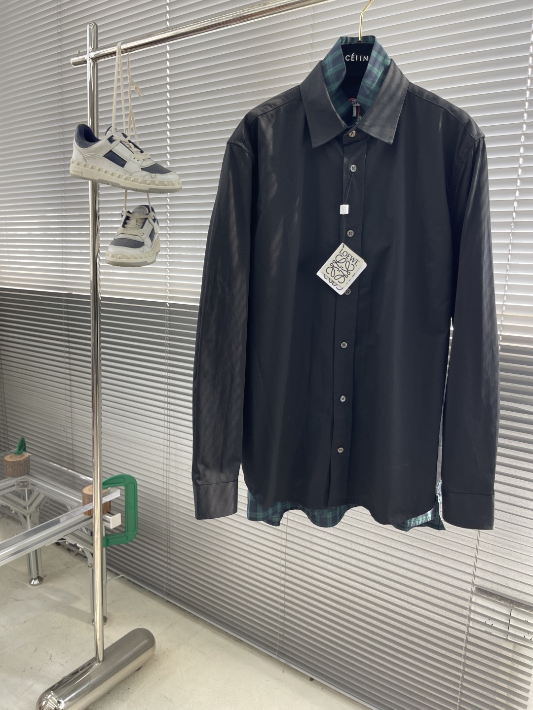 Loewe Anagram Embroidered Zipper Jacket: Precision Tailoring, High-Quality Fabric, Elegant Design
