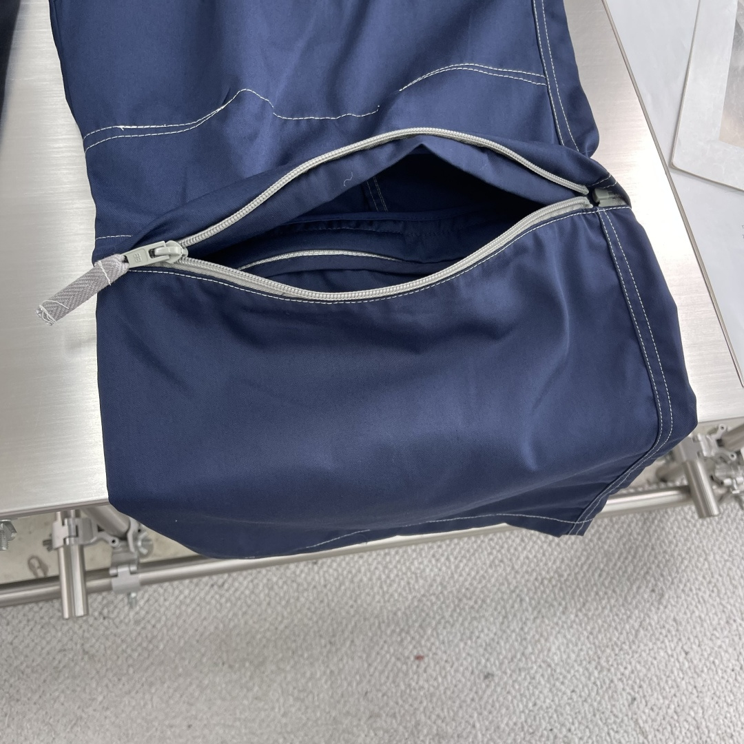 -Balenciag 刺绣多功能工装裤定制海韵儒蓝棉混斜纹绸料 卓越质感 舒适贴肤 深海之韵 型格独蕴 