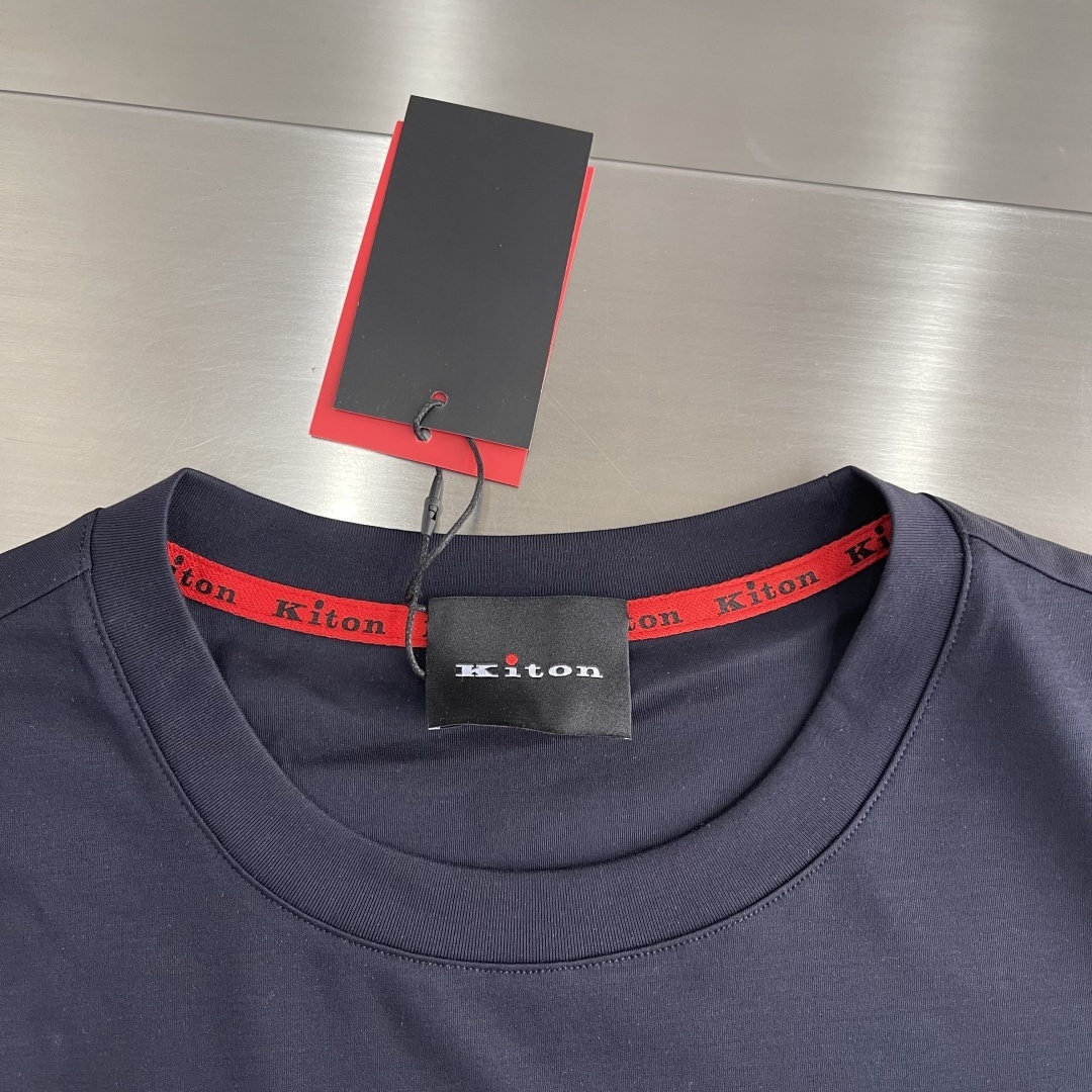 -Kiton 2025春夏新品,经典奢华之作!!
品相完美如斯!!
KITON奇顿男士简约商务休