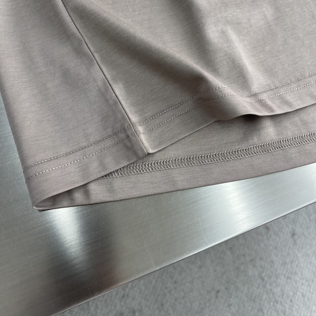-Kiton 2025春夏新品,经典奢华之作!!
品相完美如斯!!
KITON奇顿男士简约商务休