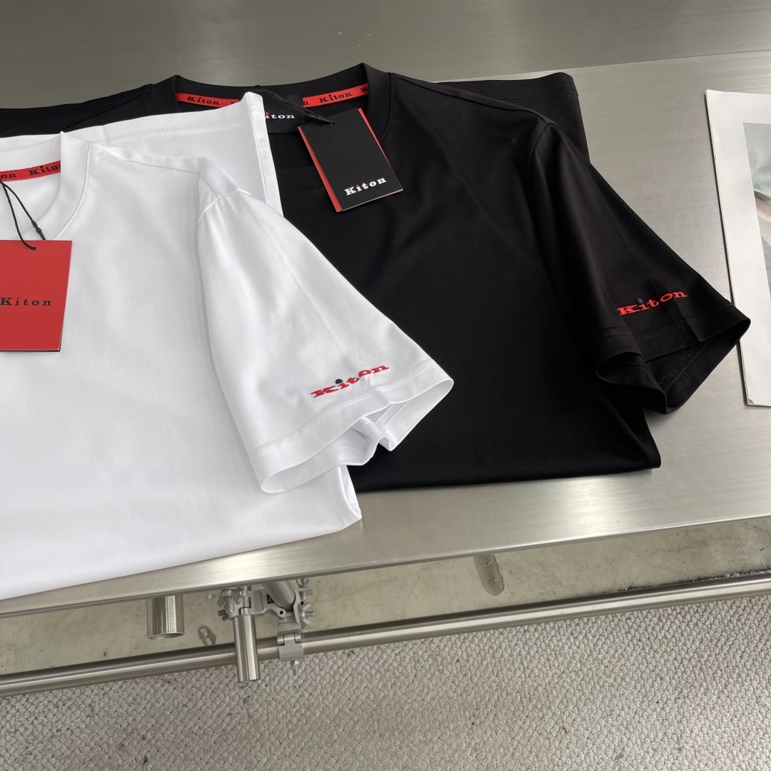-Kiton 2025春夏新品,经典奢华之作!!
品相完美如斯!!
KITON奇顿男士简约商务休