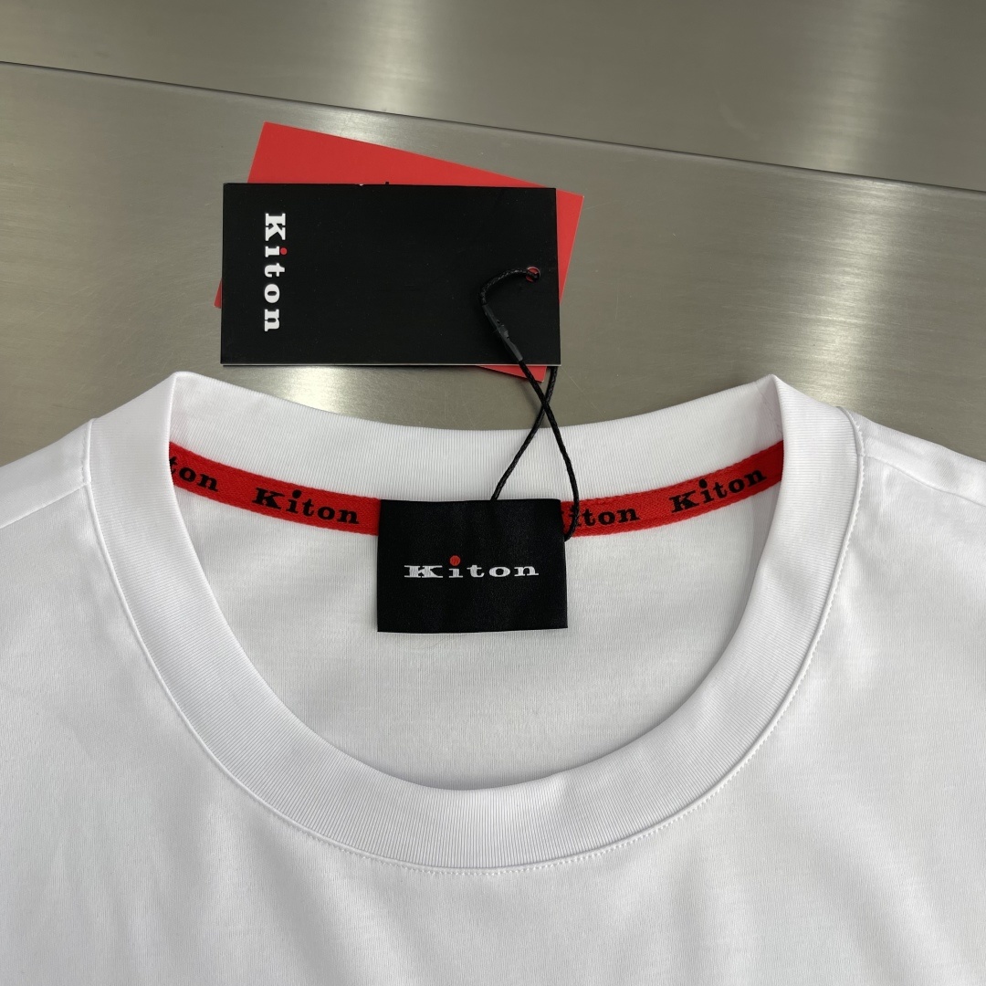 -Kiton 2025春夏新品,经典奢华之作!!
品相完美如斯!!
KITON奇顿男士简约商务休