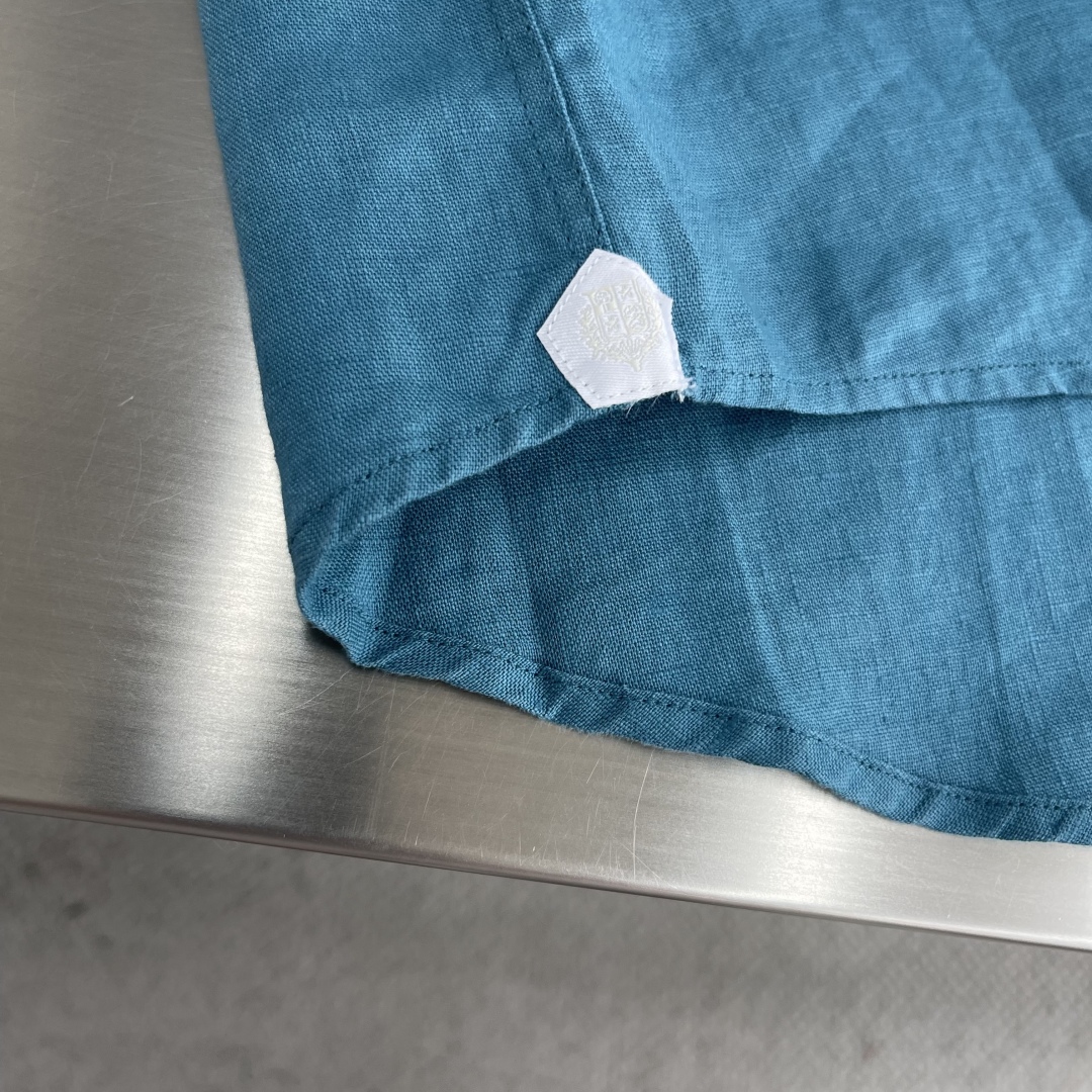 

-Loro Piana   25SS春夏新款进口亚麻面料纯色翻领衬衣，男士简约logo刺绣标识商务休