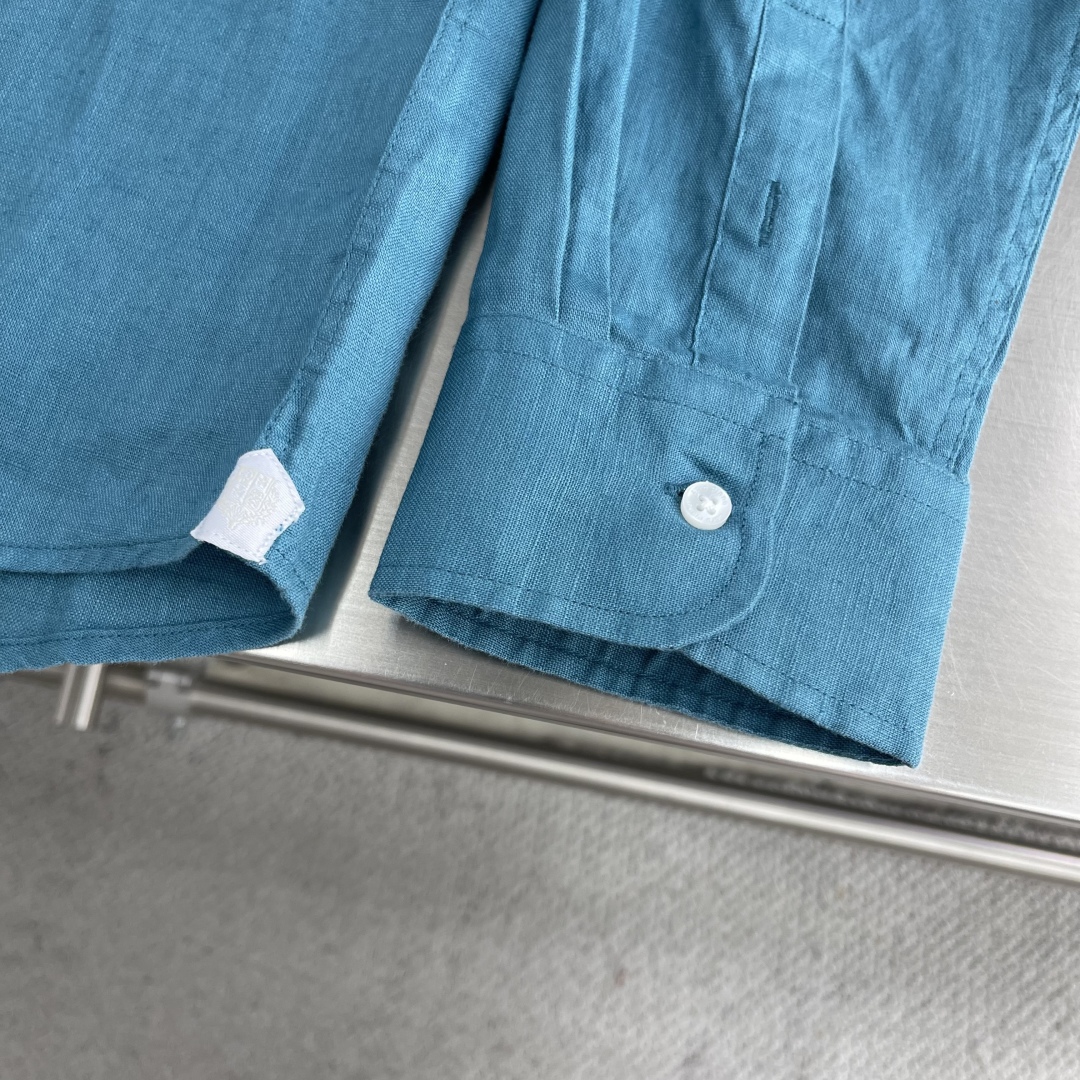 

-Loro Piana   25SS春夏新款进口亚麻面料纯色翻领衬衣，男士简约logo刺绣标识商务休