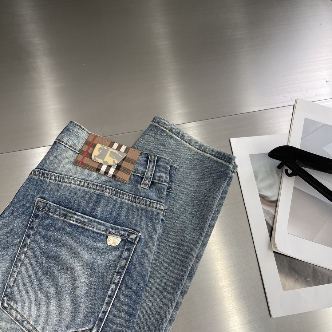 BBR Light Blue Wash Jeans: Cozy, Cool, Sexy Leisure Fashion with Traditional Hand-Painting Process - 图片 3