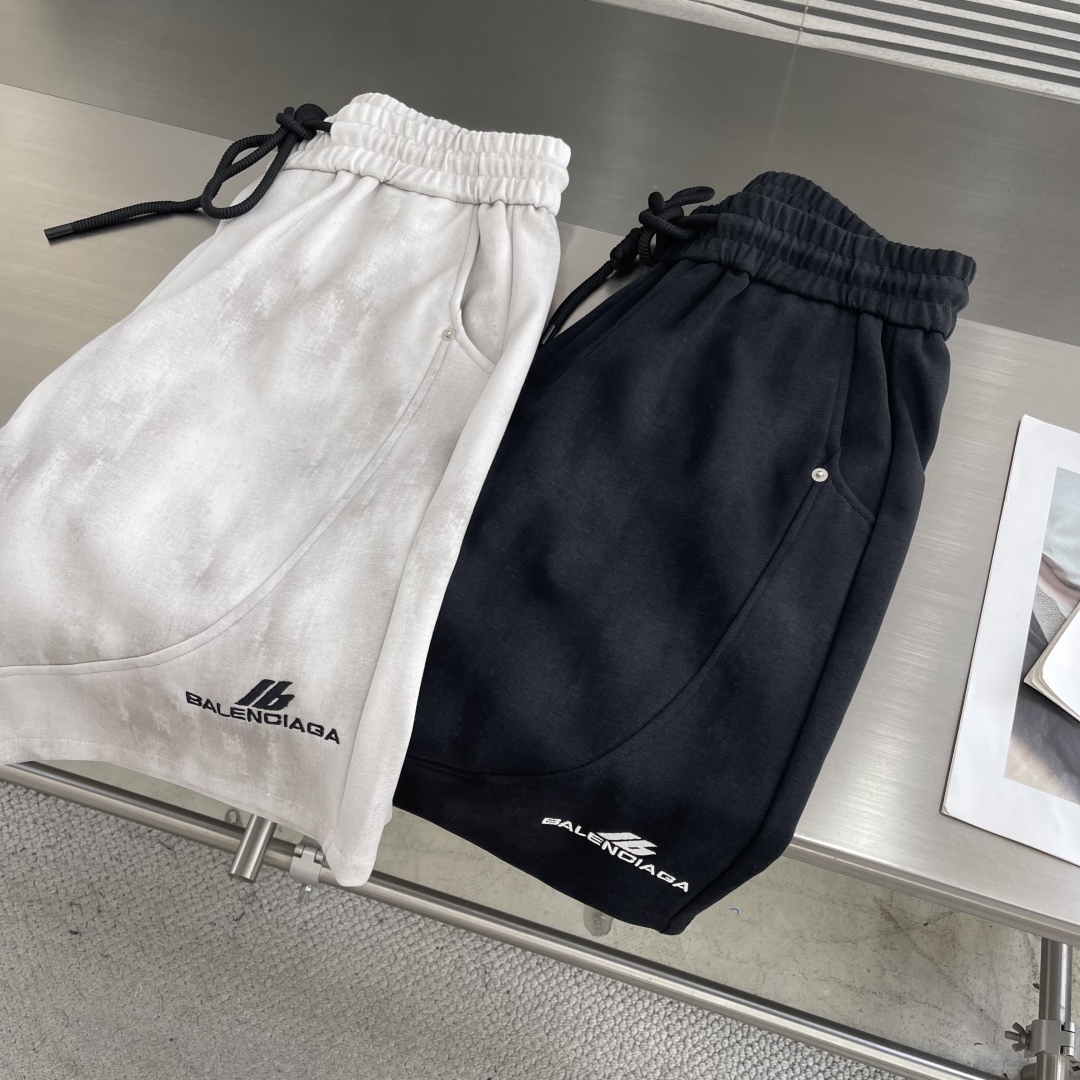 

-Balenciag   2025新款 轻奢主义 人字刺绣 定制logo皮章 男女日常通勤穿搭必备 