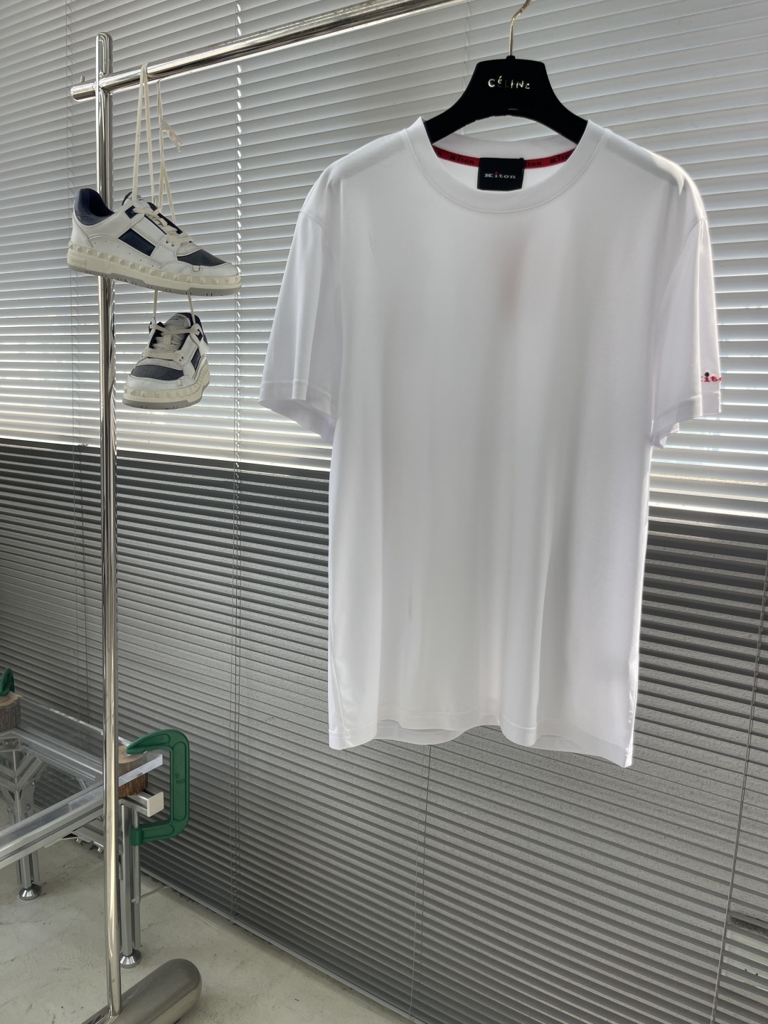 -Kiton 2025春夏新品,经典奢华之作!!
品相完美如斯!!
KITON奇顿男士简约商务休