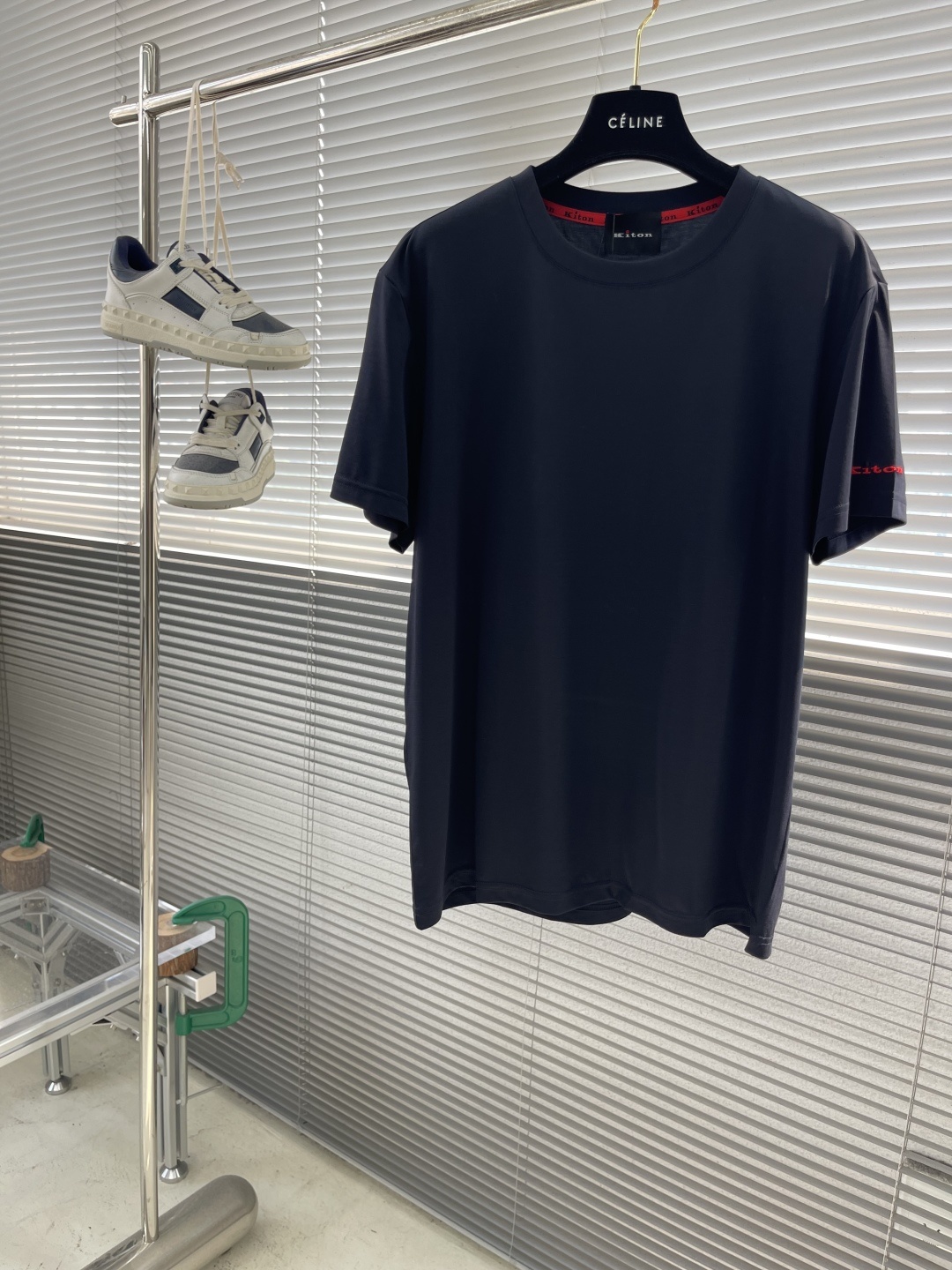 -Kiton 2025春夏新品,经典奢华之作!!
品相完美如斯!!
KITON奇顿男士简约商务休