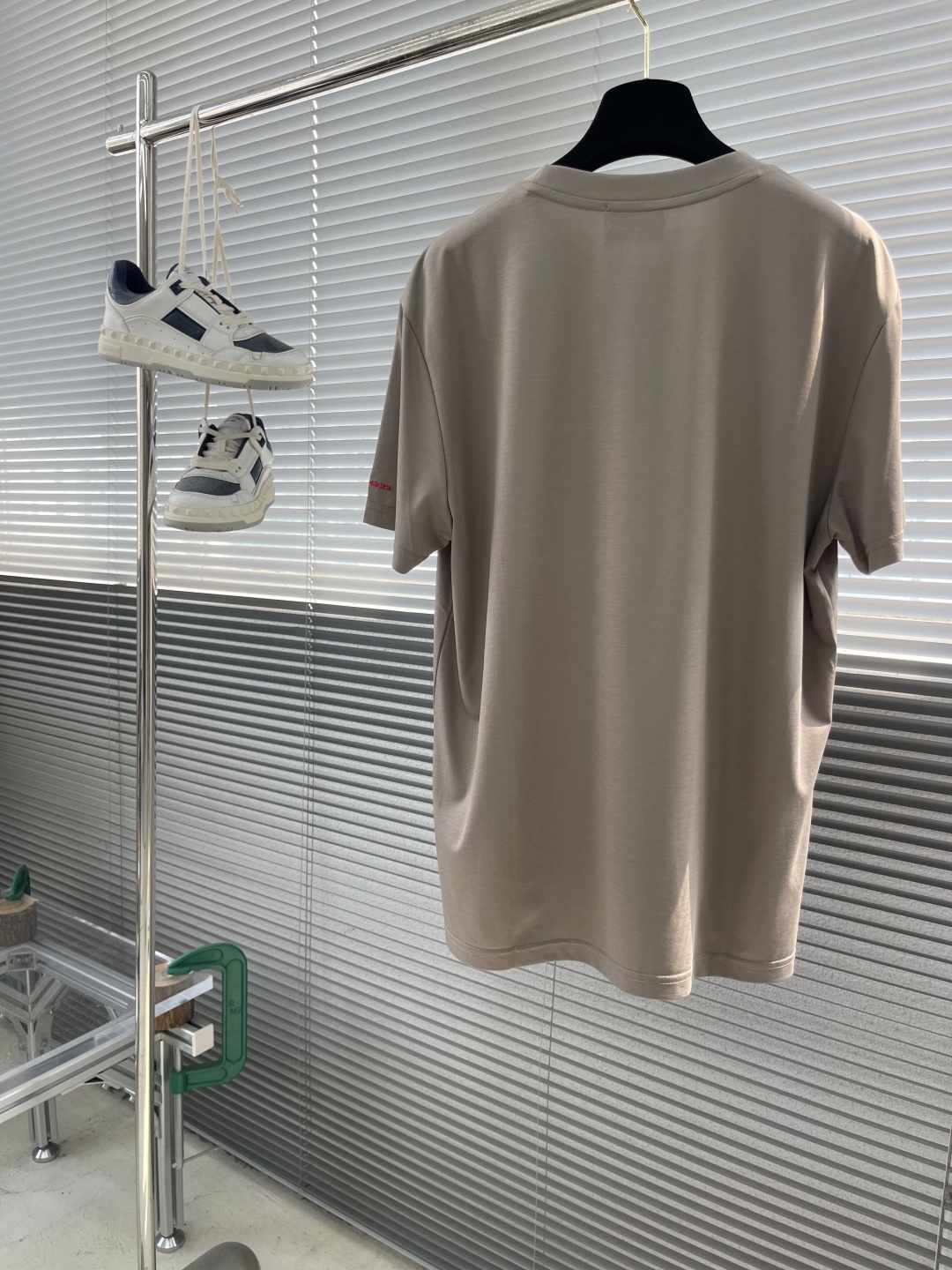 -Kiton 2025春夏新品,经典奢华之作!!
品相完美如斯!!
KITON奇顿男士简约商务休