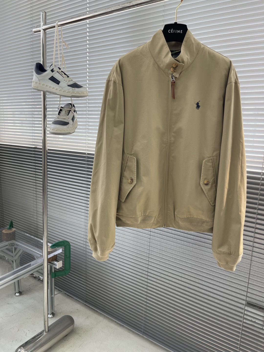 New Unisex Zipper Jacket with Pure-Collar Design in Multiple Sizes – P950