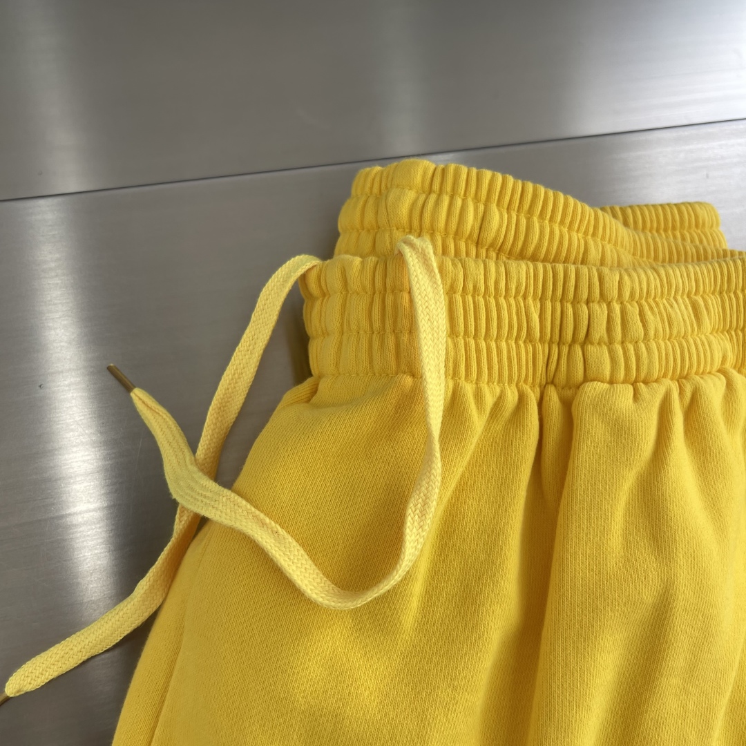 

-Balenciag      25ss新款徽标刺绣松紧针织运动裤 男款 黄色
码数：XS.S.M.
