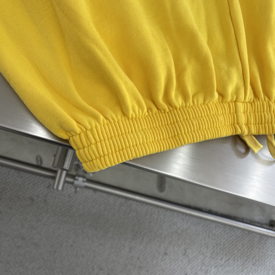 

-Balenciag      25ss新款徽标刺绣松紧针织运动裤 男款 黄色
码数：XS.S.M.