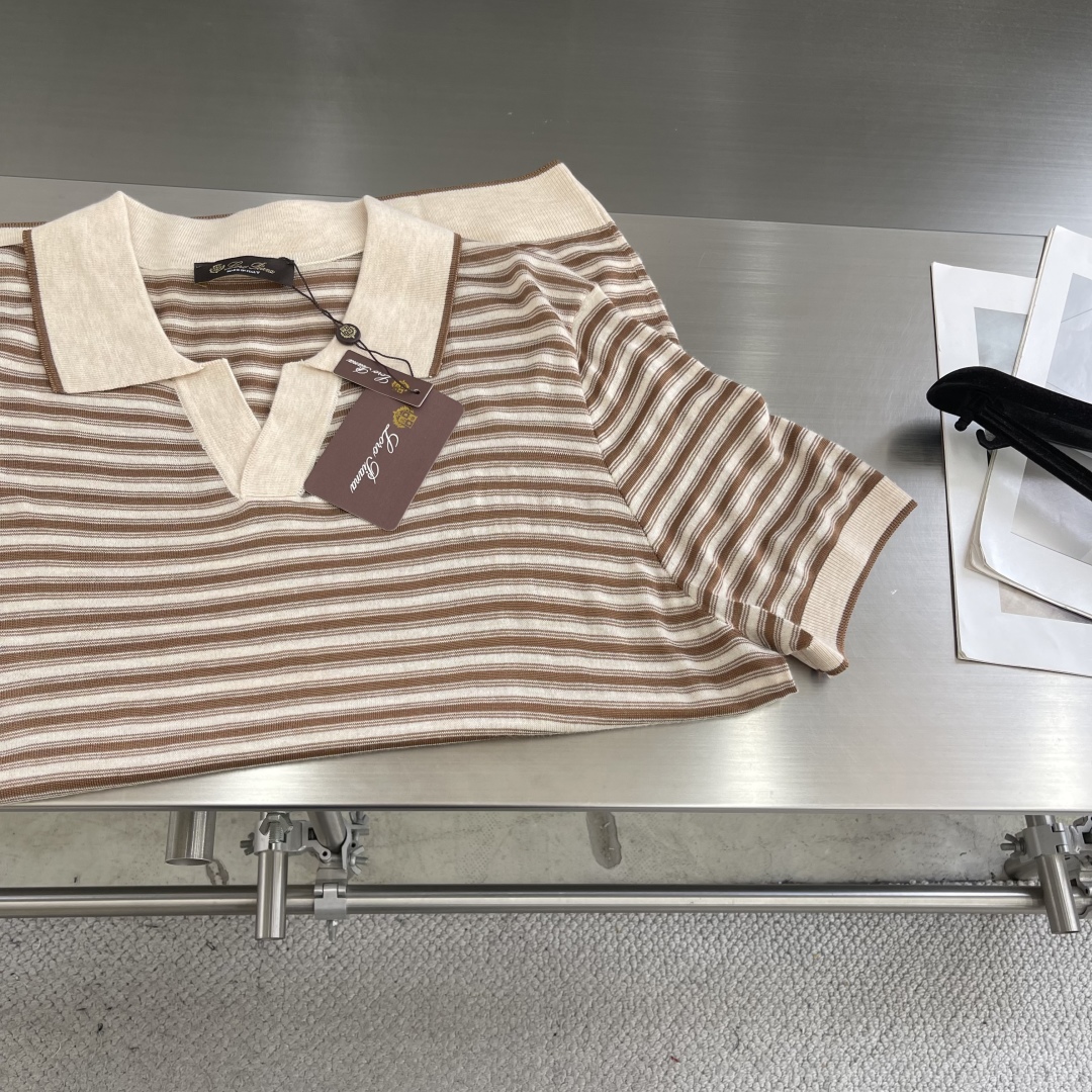 

-Loro Piana      25ss新款Elvo T恤衫为各式夏季造型平添百搭魅力。采用亮泽桑
