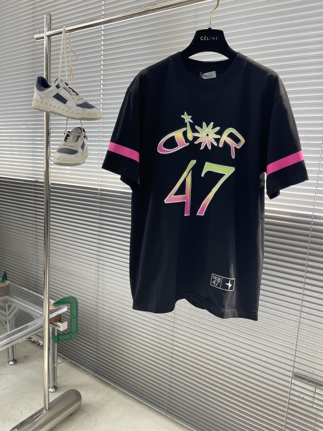 -Dio 25ss新款宽松版型T 恤 白色棉质竹节平纹针织面料 这款 T 恤是二零二五秋季男装系