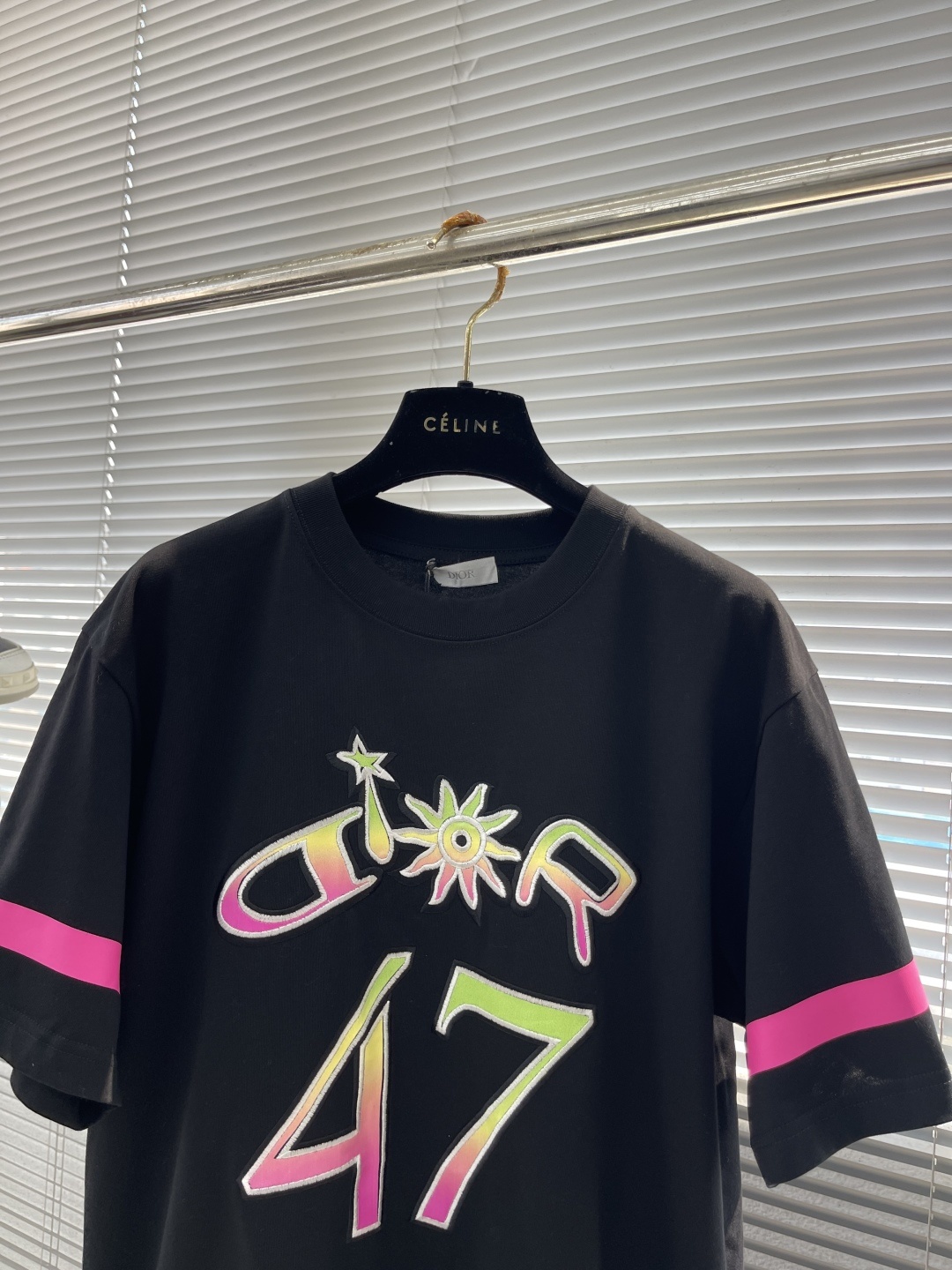 -Dio 25ss新款宽松版型T 恤 白色棉质竹节平纹针织面料 这款 T 恤是二零二五秋季男装系