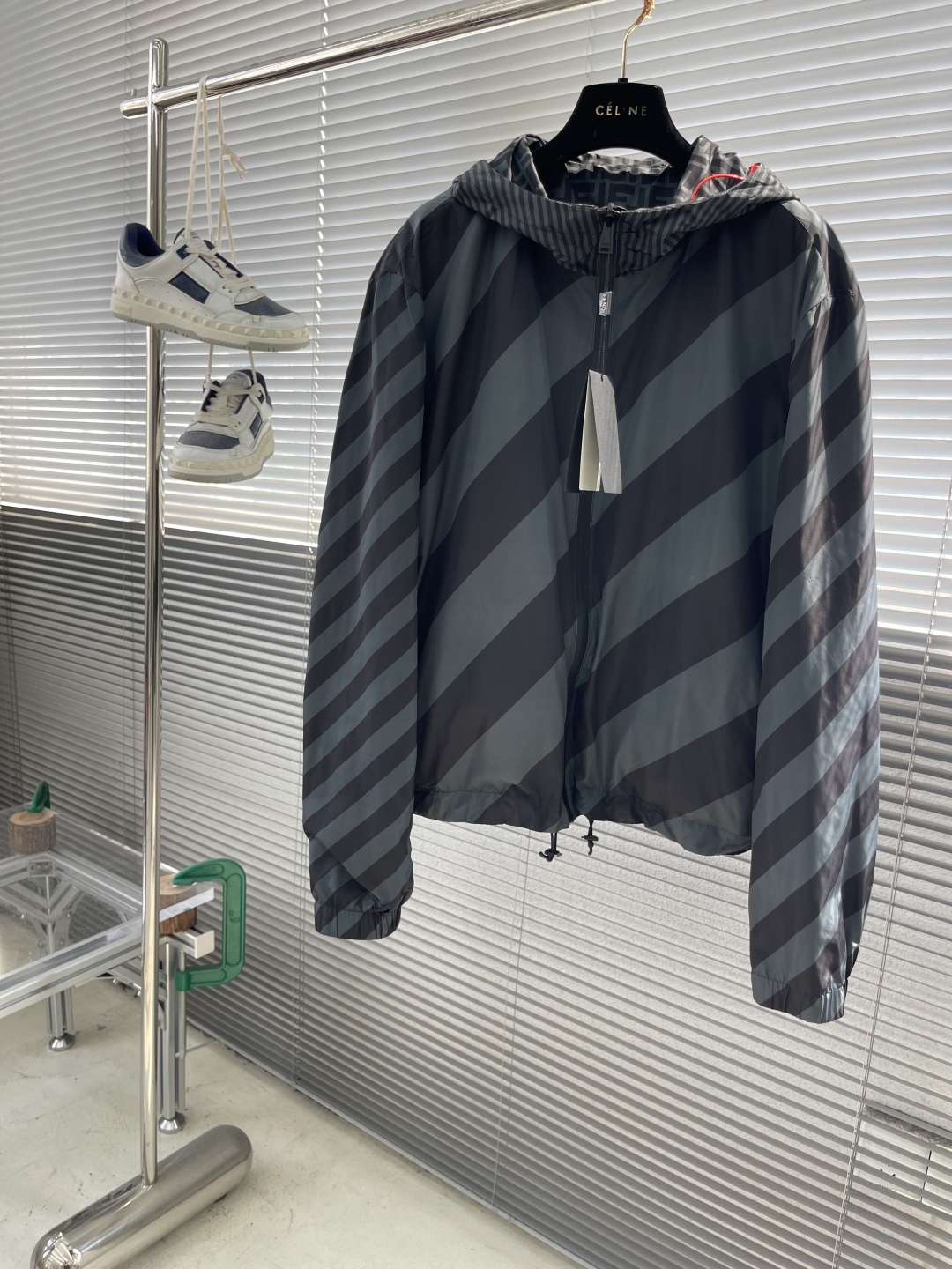 Luxurious Duplex FEND Hat and Pump Design with Unique Patterns and High-Tech Features - 图片 2