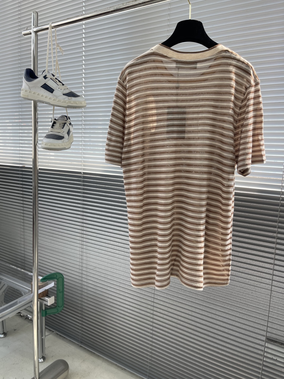 

-Loro Piana      25ss新款Elvo T恤衫为各式夏季造型平添百搭魅力。采用亮泽桑