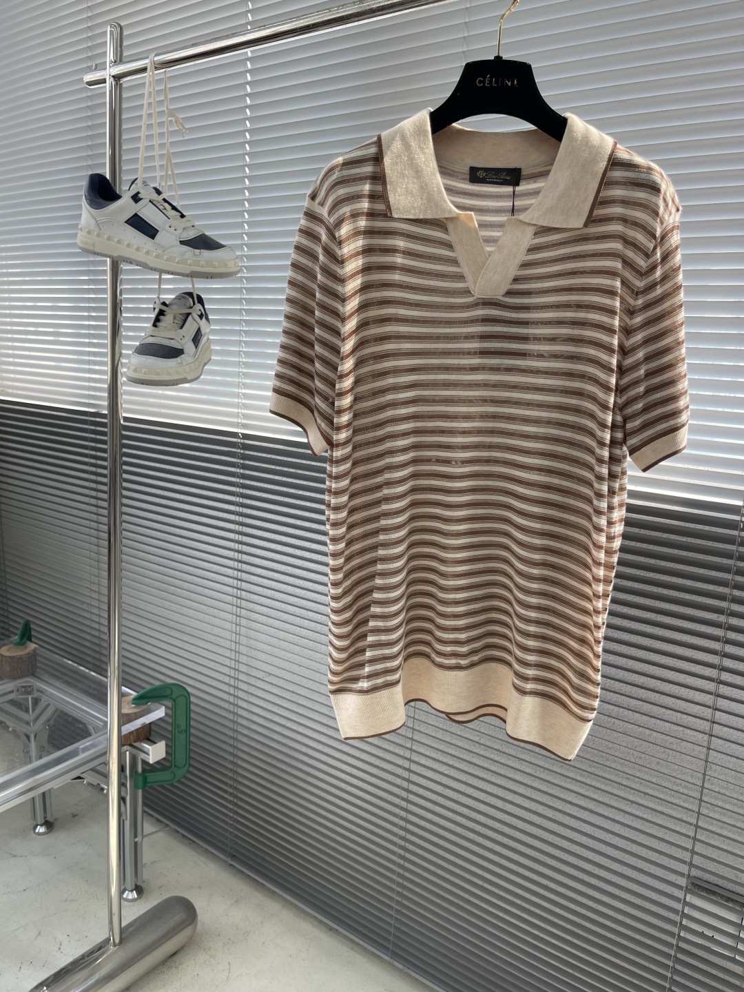 

-Loro Piana      25ss新款Elvo T恤衫为各式夏季造型平添百搭魅力。采用亮泽桑