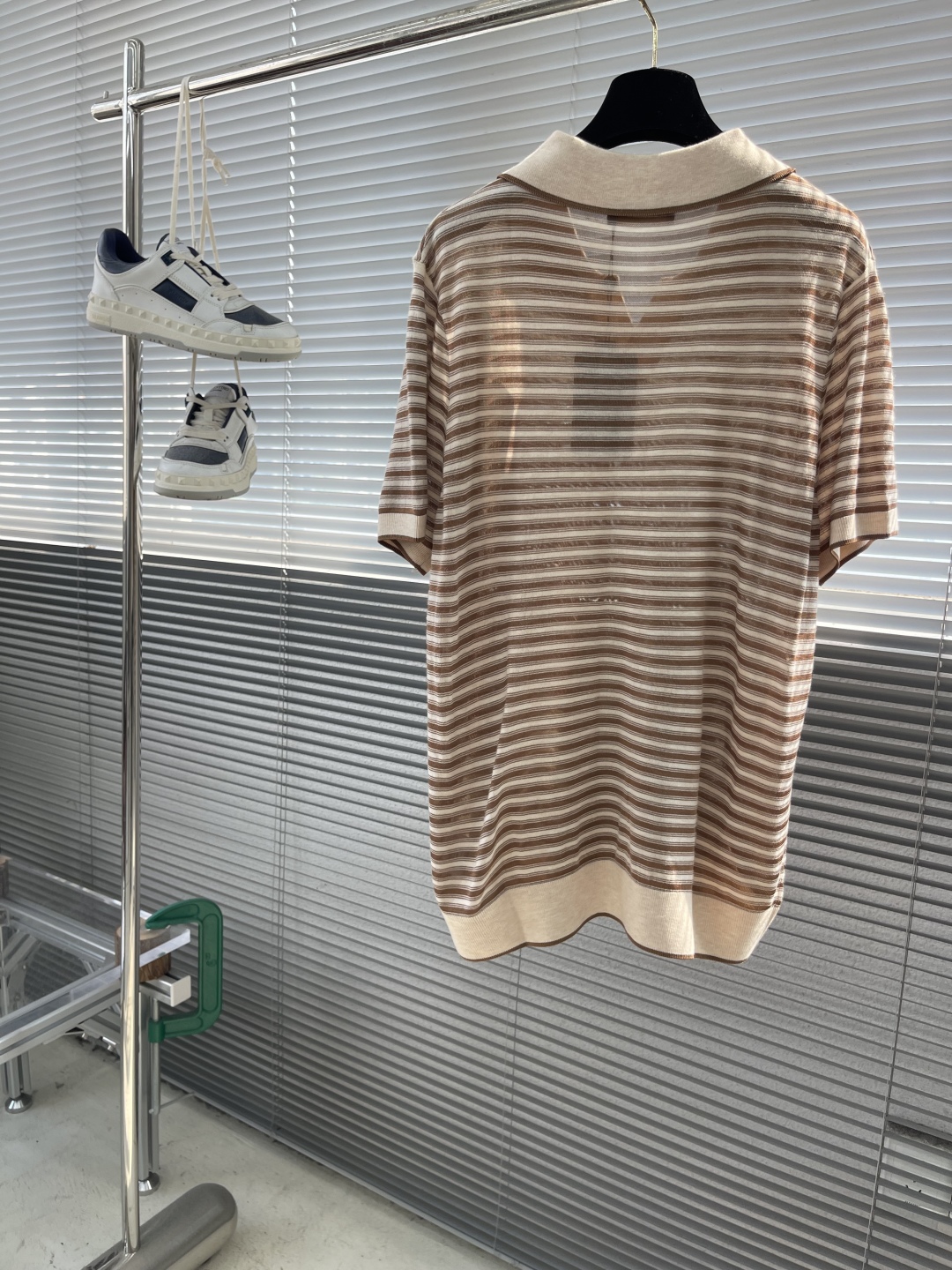 

-Loro Piana      25ss新款Elvo T恤衫为各式夏季造型平添百搭魅力。采用亮泽桑