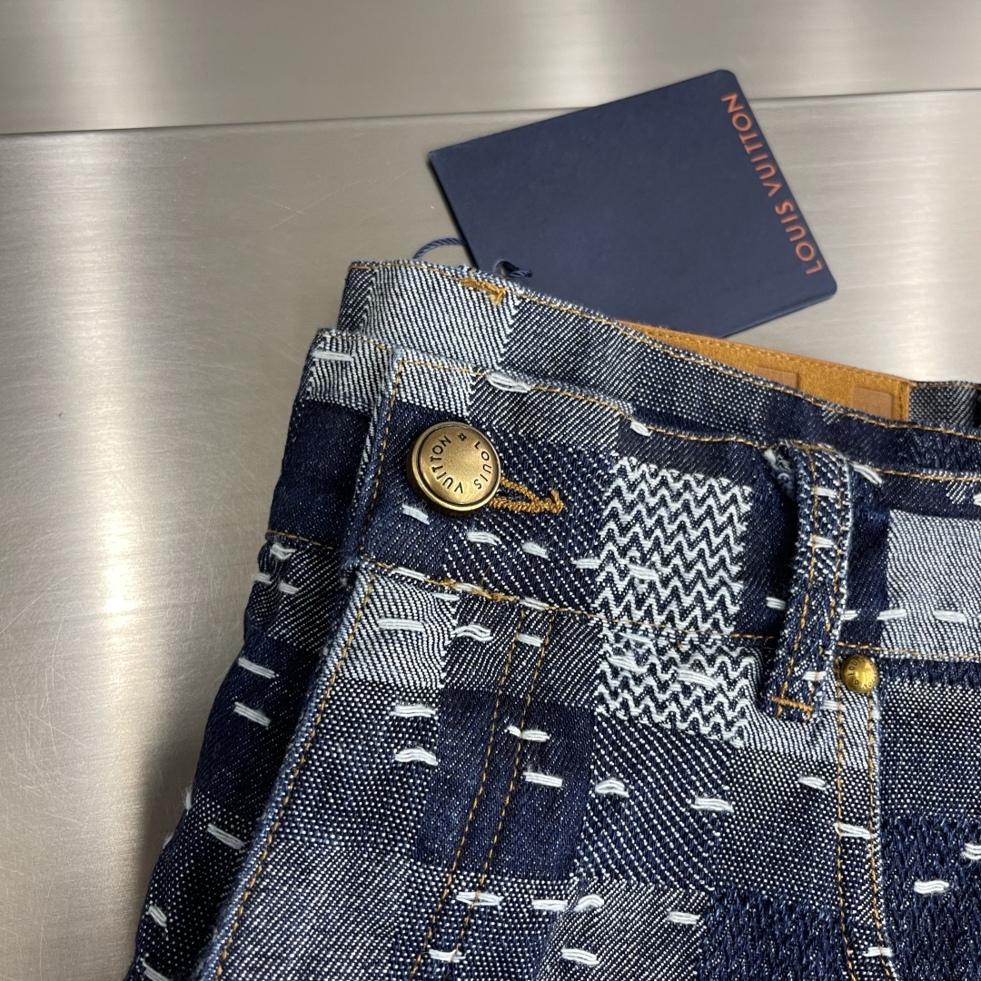 “Pharrell Williams x Nigo Skateboard Jeans: Damier Style Tribute, Sizes & Measurements” - 图片 3