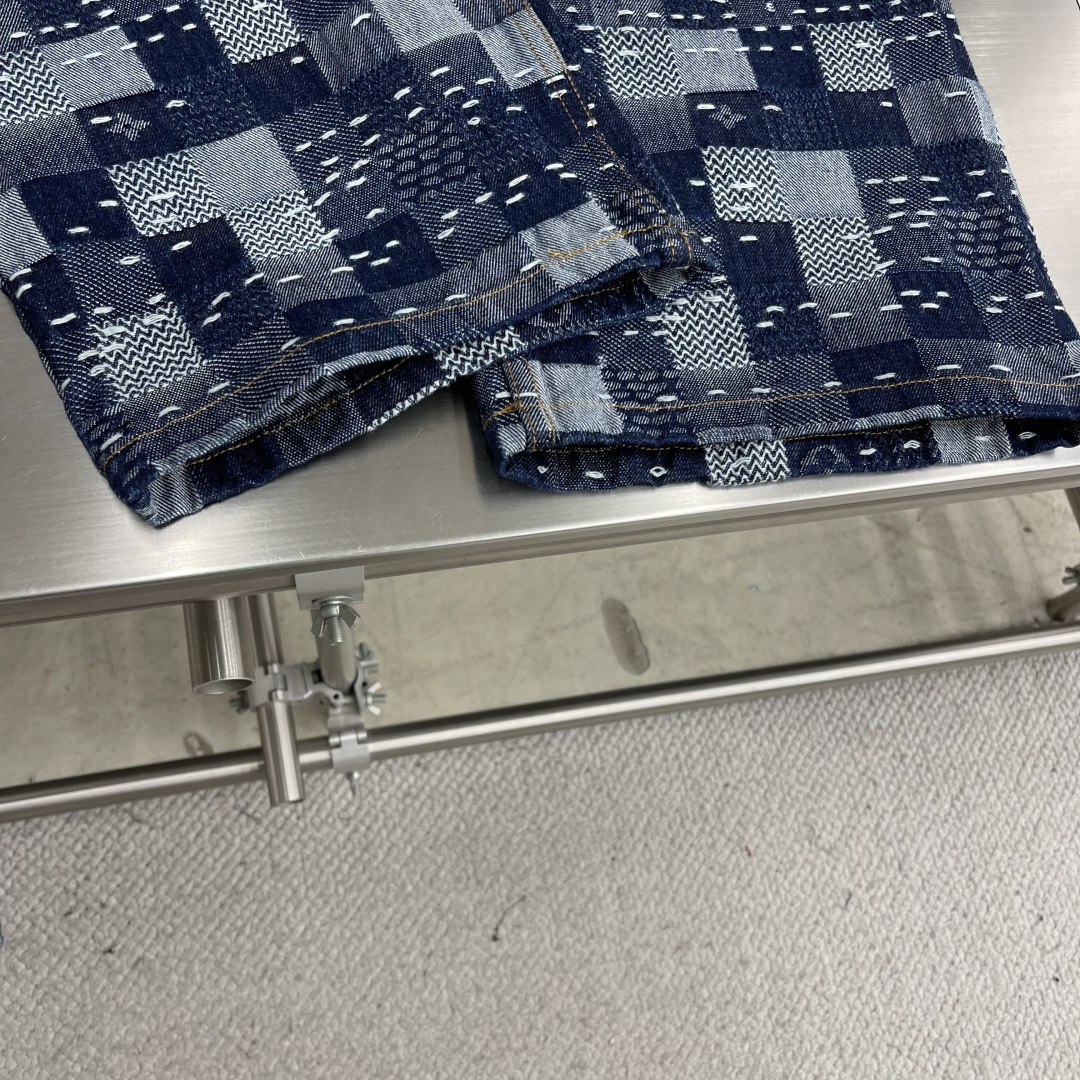 “Pharrell Williams x Nigo Skateboard Jeans: Damier Style Tribute, Sizes & Measurements” - 图片 7