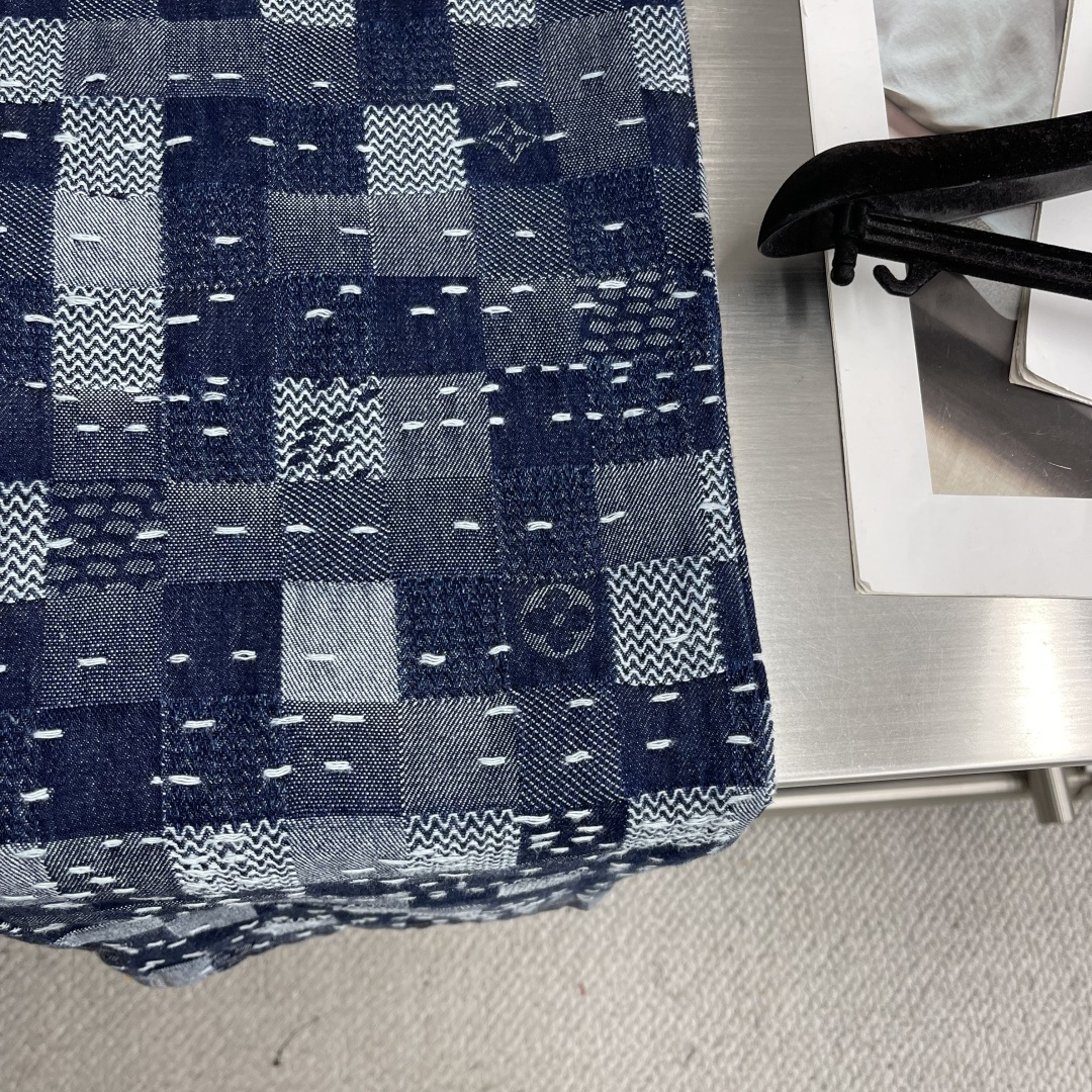 “Pharrell Williams x Nigo Skateboard Jeans: Damier Style Tribute, Sizes & Measurements” - 图片 6