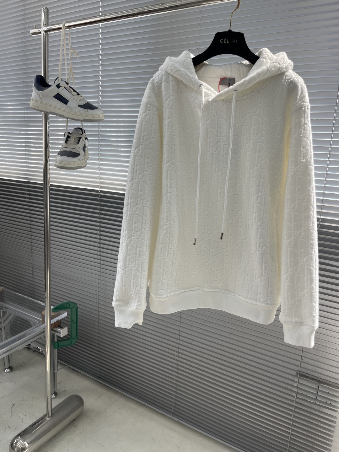 

-Dio   Obliave 满印字母卫衣
定制Dio 提花面料 手感柔软 舒适贴肤 饰以同色调提花