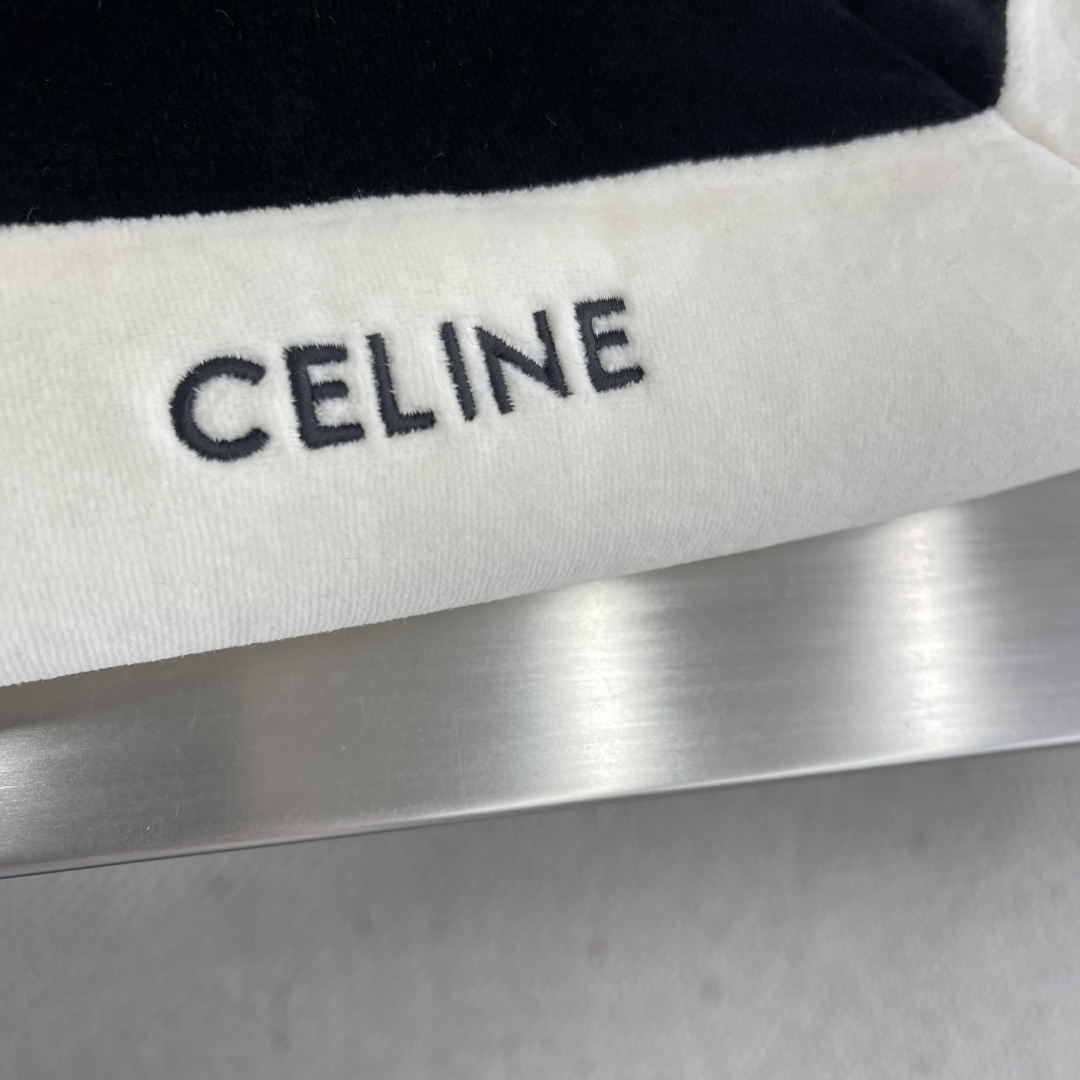 -Celin 凯旋门刺绣夹克定制绮梦双面缎料 细腻柔滑 仿佛轻抚过初晨的露珠 舒适贴肤 标志性CELIN