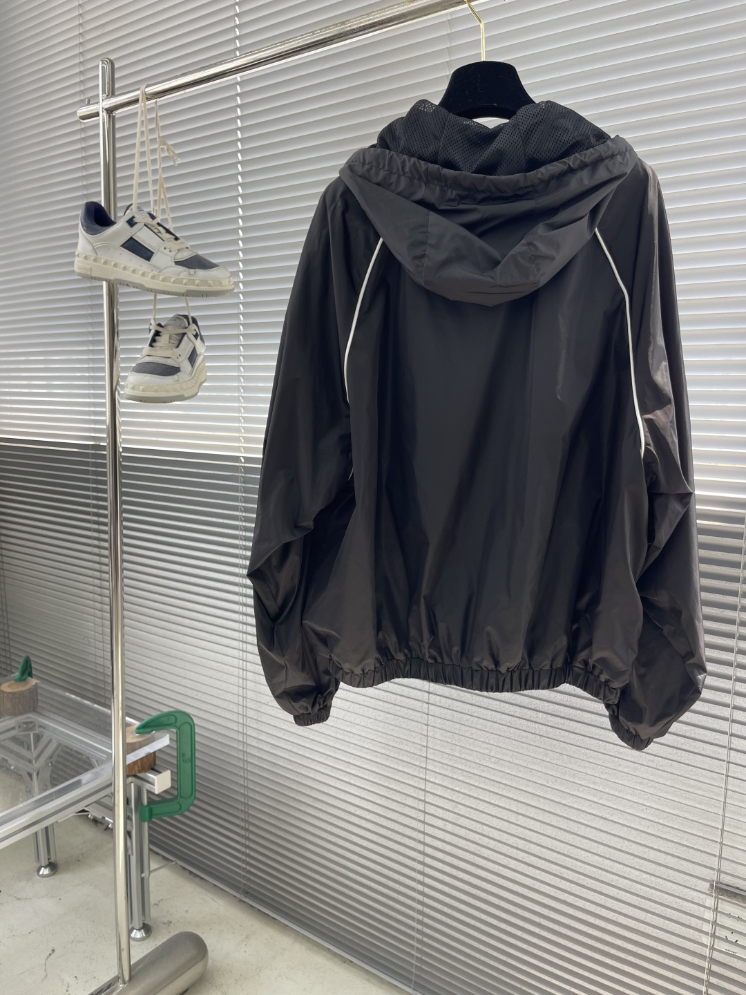 MiuMiu Zip Cap Jacket: Elegant, Comfortable, and Stylish Design with Precise Craftsmanship - 图片 8