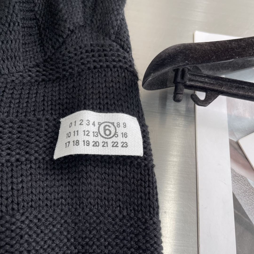 Title: “Innovative Wool and Barbed Wire Blend for Magella Style: Balancing Fabric Properties for 3D Destruction Design” - 图片 4