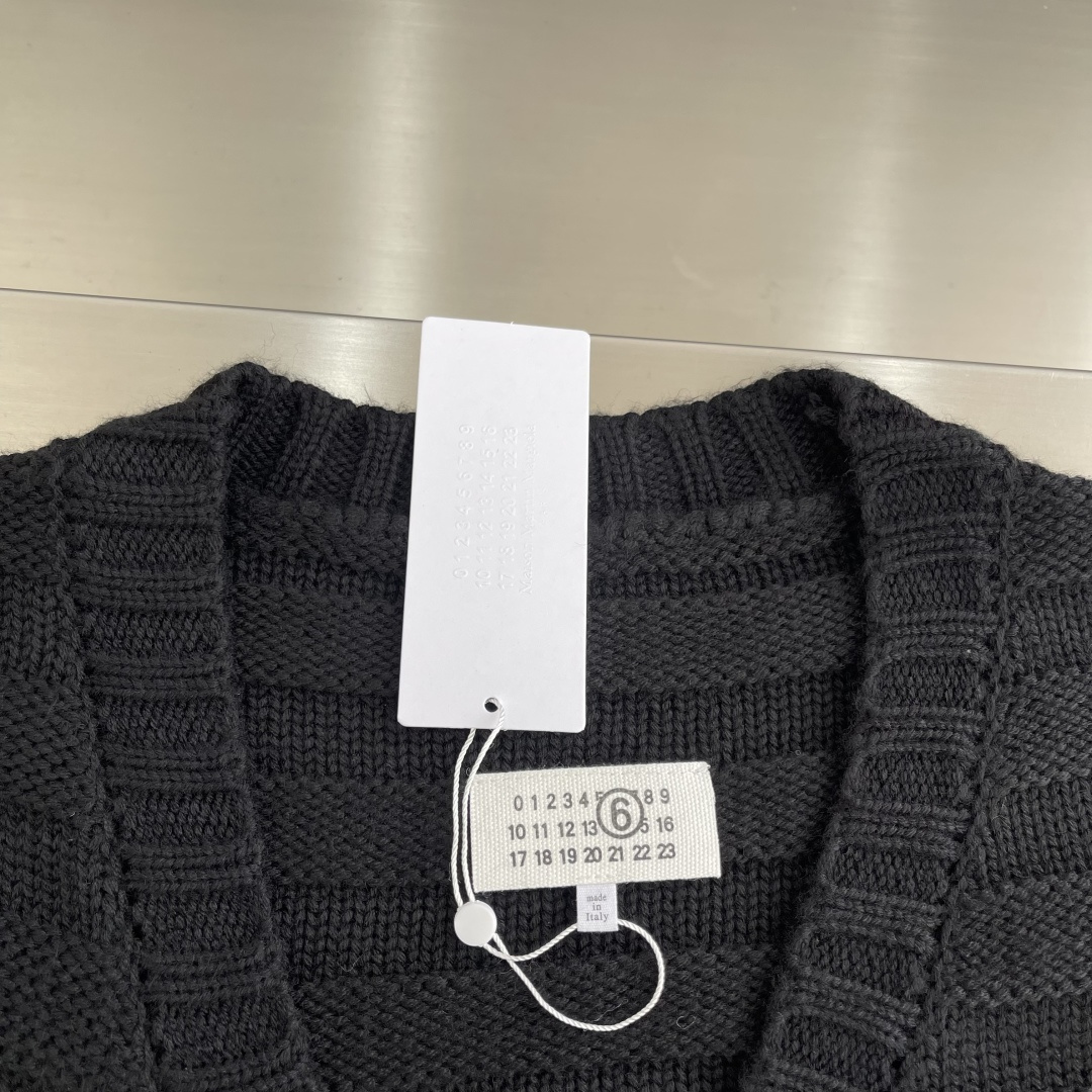 Title: “Innovative Wool and Barbed Wire Blend for Magella Style: Balancing Fabric Properties for 3D Destruction Design” - 图片 3