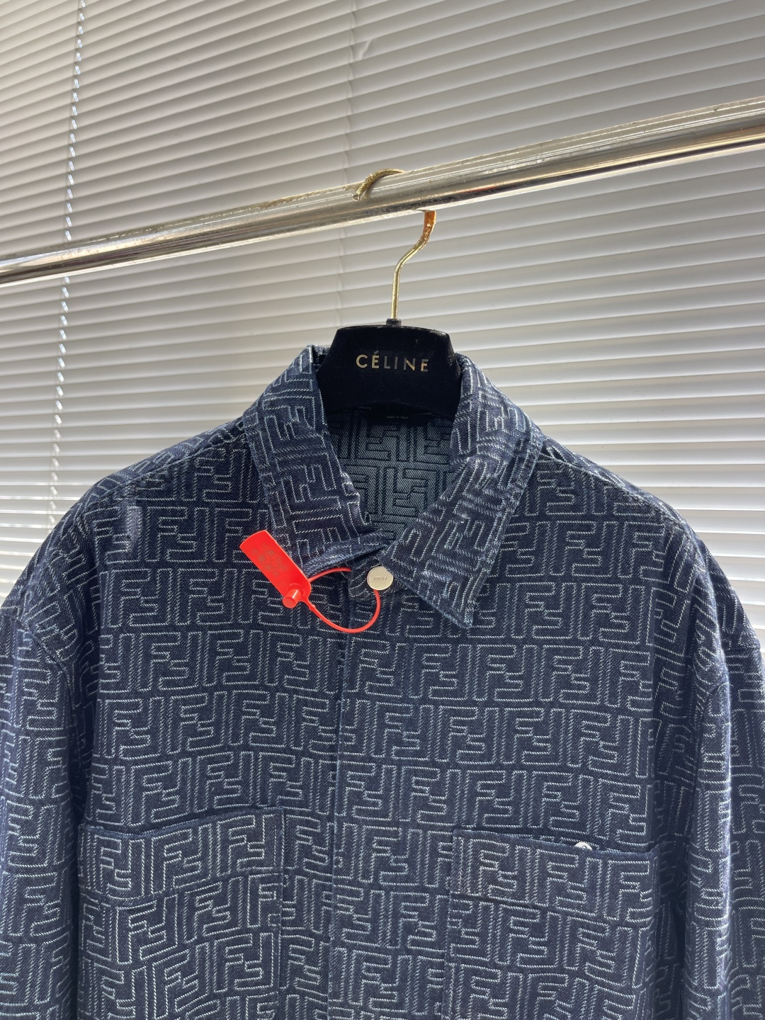 Customized Fend FF Cowboy Jacket: Intricate Design and Superior Craftsmanship - 图片 2