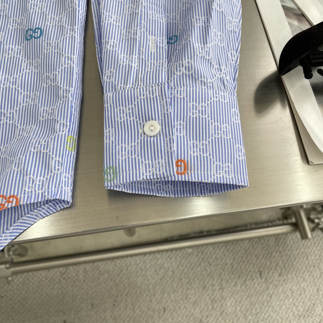 New GUCCI 25ss Shirt: Light Blue Stripes, Multi-Colored GG Details, Various Sizes Available - 图片 5