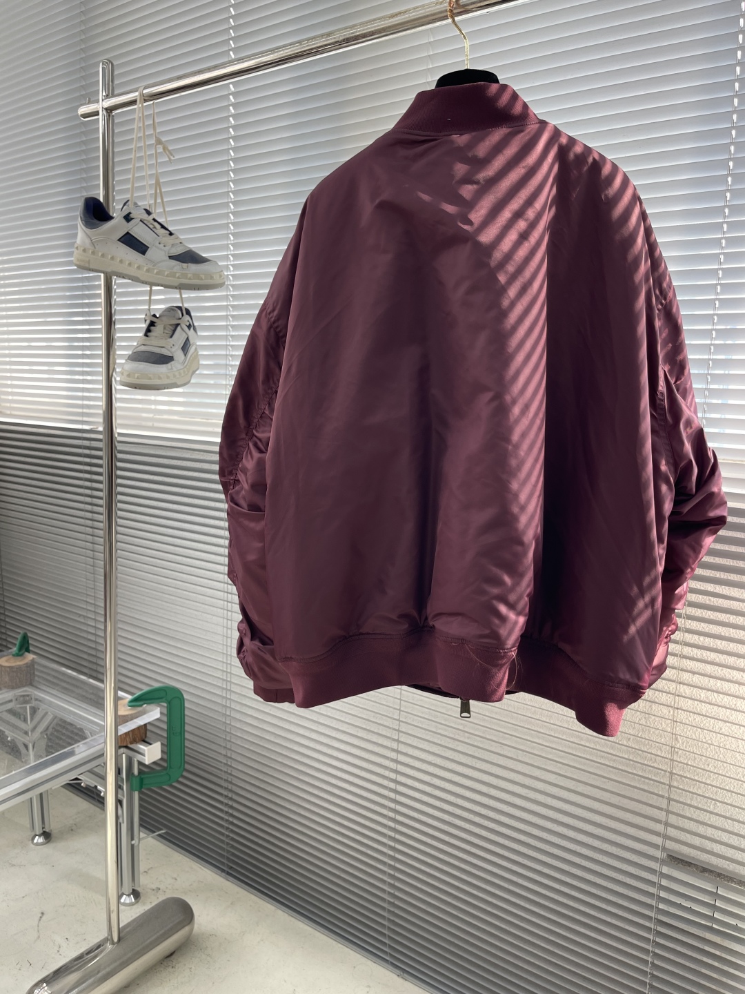 P355

-Balenciag       25ss新款秋季系列 长袖拉链开合棉服 男女同款 宽松版型  高版本
码数：39.40.41.42.
衣长	73	74	75	76	
胸围	148 152 156 160
肩宽    63.9 65.1 66.3 67.5	
袖长	62	63	64	65