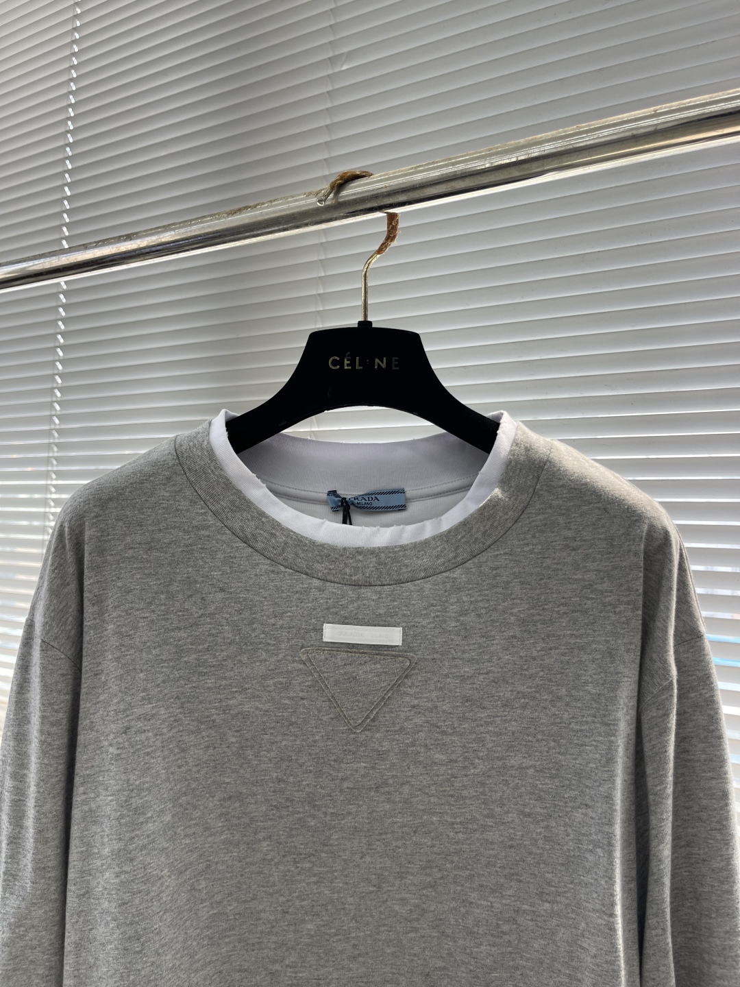 PRAD 25ss Long-Sleeve T-Shirts: Hierarchical Design for Women’s Essentials - 图片 2