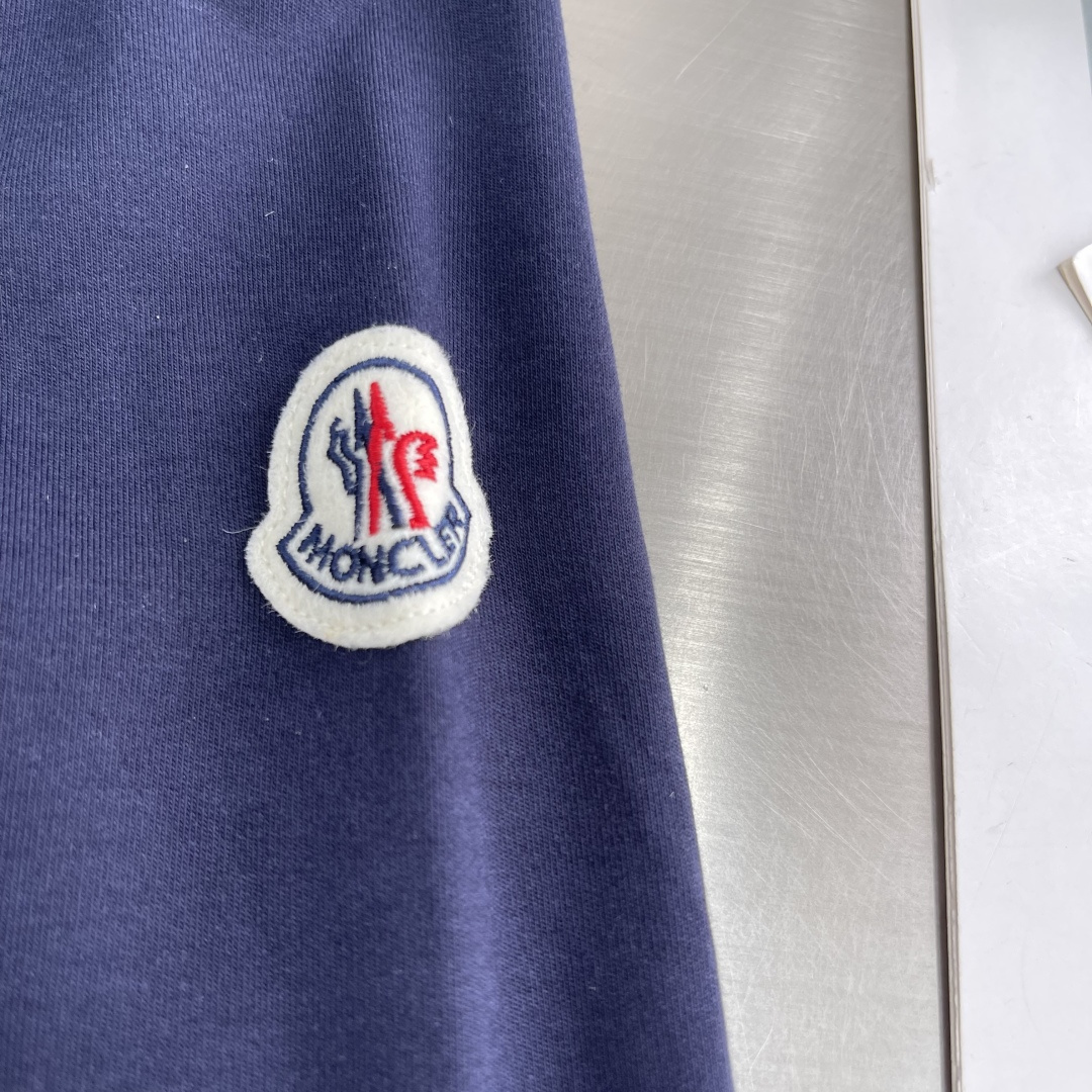 -mon 25秋冬打底衫 选用火焰绒面料 细腻柔软上身舒适简约 时尚适配商务、休闲等多种场合码数：48-