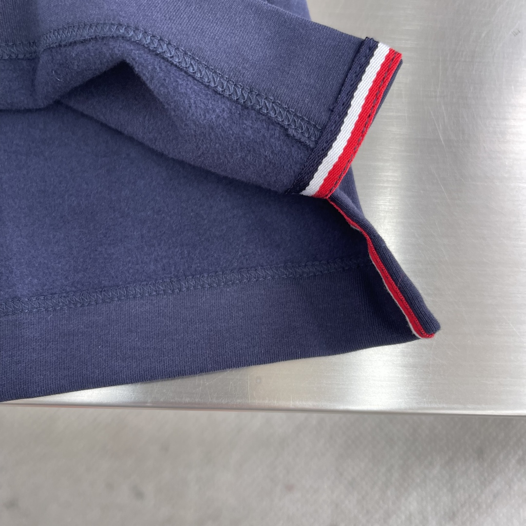 -mon 25秋冬打底衫 选用火焰绒面料 细腻柔软上身舒适简约 时尚适配商务、休闲等多种场合码数：48-