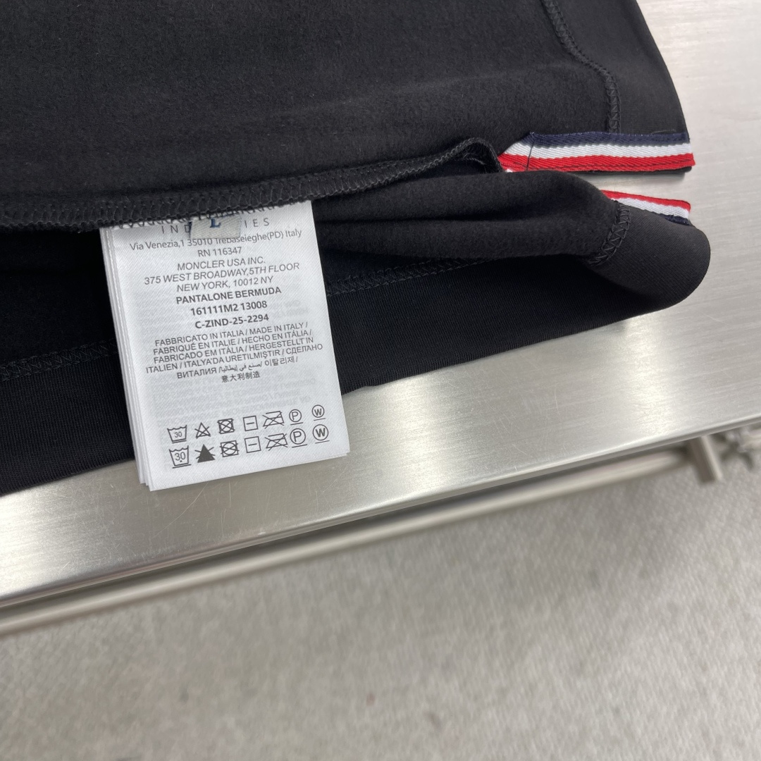 -mon 25秋冬打底衫 选用火焰绒面料 细腻柔软上身舒适简约 时尚适配商务、休闲等多种场合码数：48-