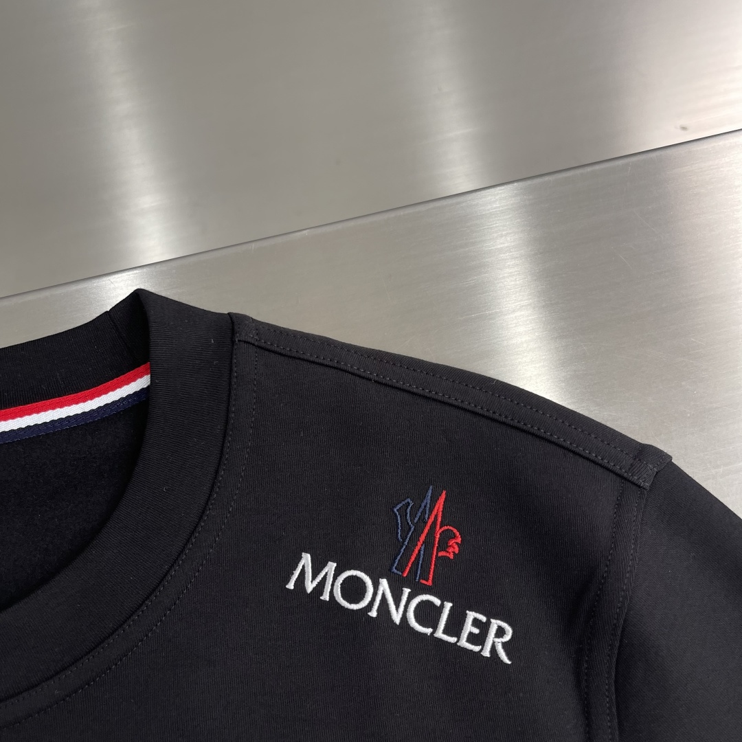 -mon 25秋冬打底衫 选用火焰绒面料 细腻柔软上身舒适简约 时尚适配商务、休闲等多种场合码数：48-