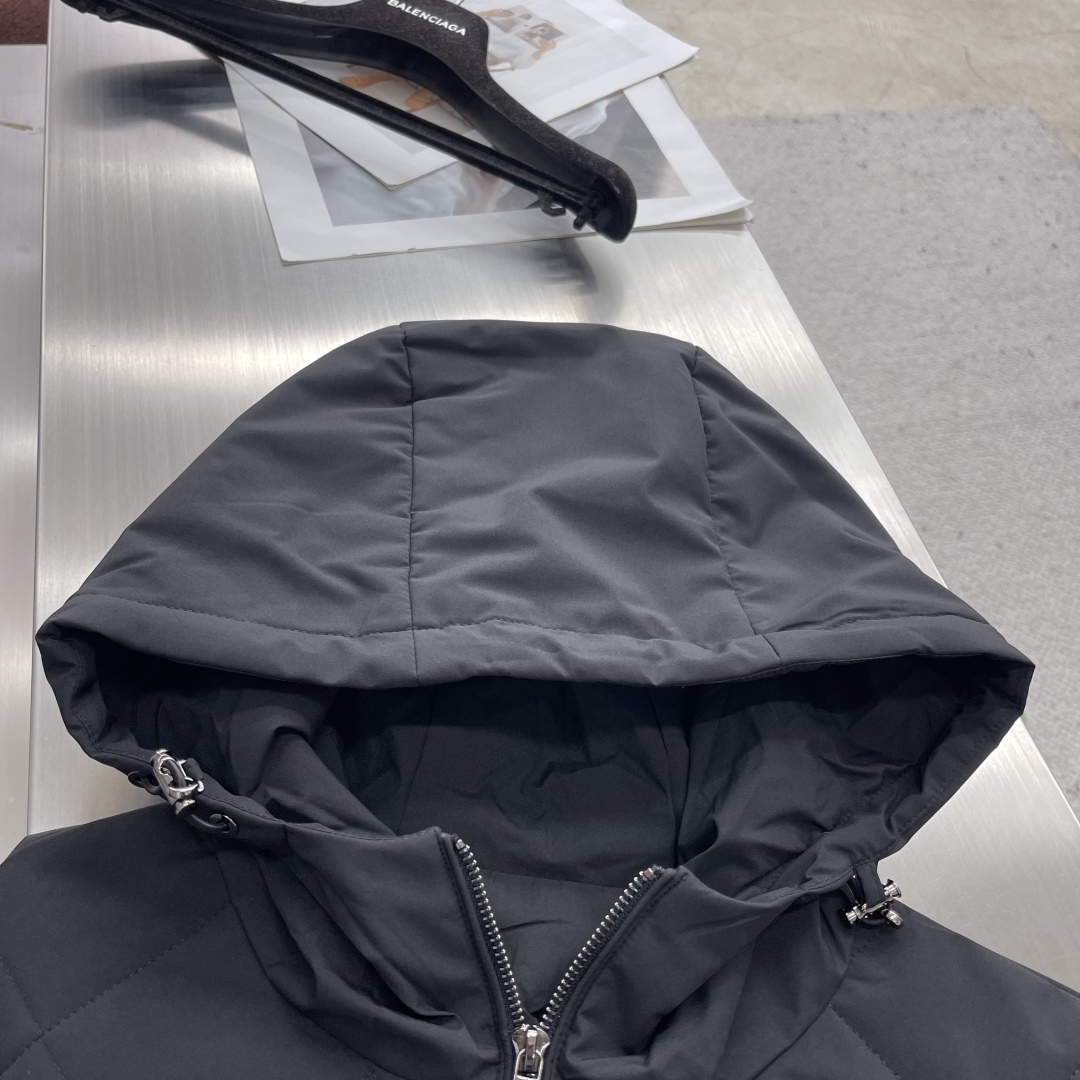 -Loro Piana 25秋冬针织拼接休闲外套进口面料定制五金细节满满简约时尚适配商务、休闲等多种场合
