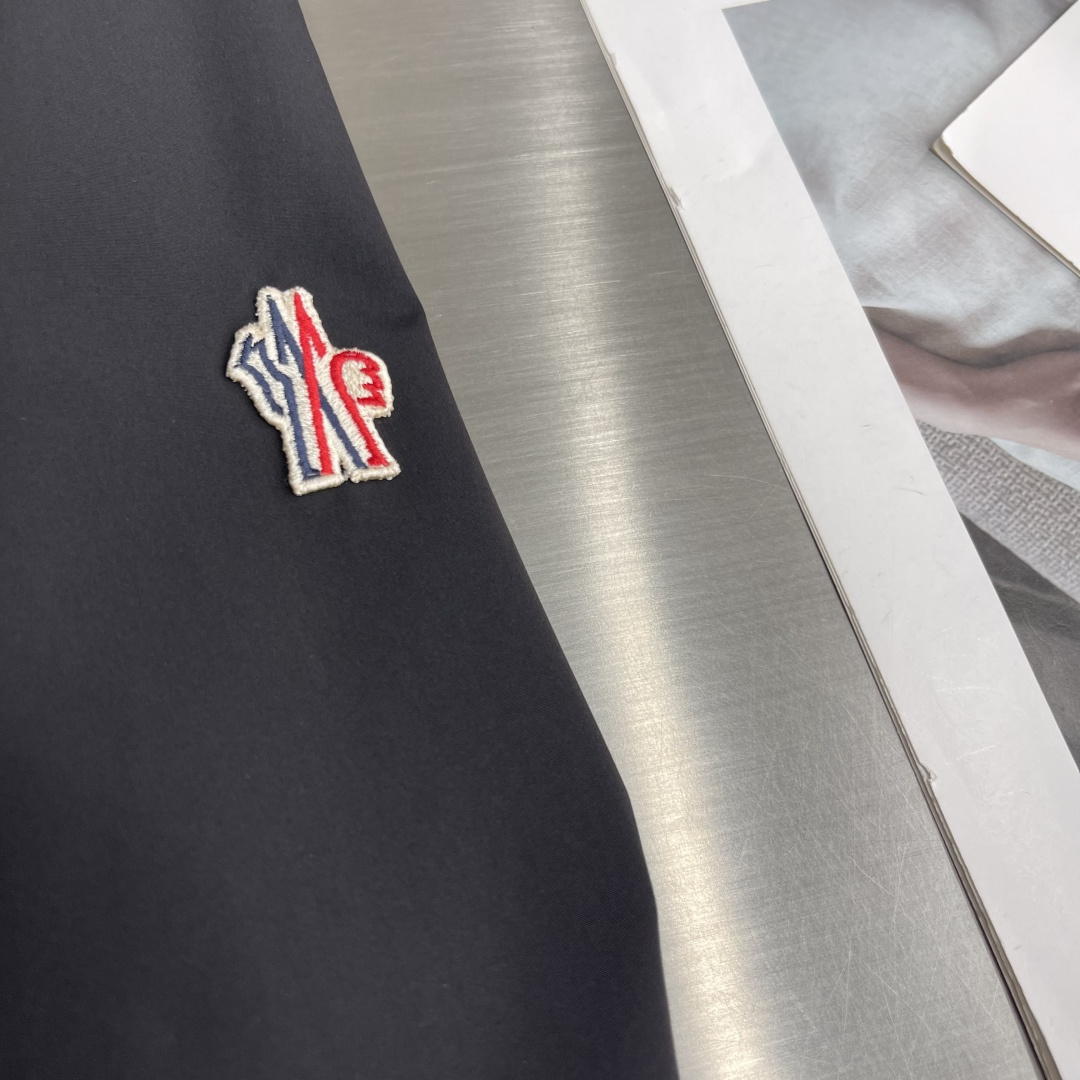 -mon 厚款外套 ⚠内里是抓绒加厚外套！ 专柜品质 原厂五金辅料，原标水洗麦头，潮流时尚高端人士必留款