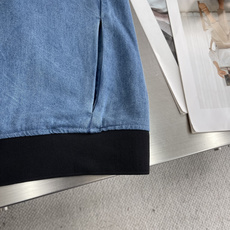 -Kiton 牛仔夹克——经典棒球服款式这款Kiton夹克采用优质100%纯棉面料,质地厚实且柔软 -Kiton 牛仔夹克——经典棒球服款式这款Kiton夹克采用优质100%纯棉面料,质地厚实且柔软