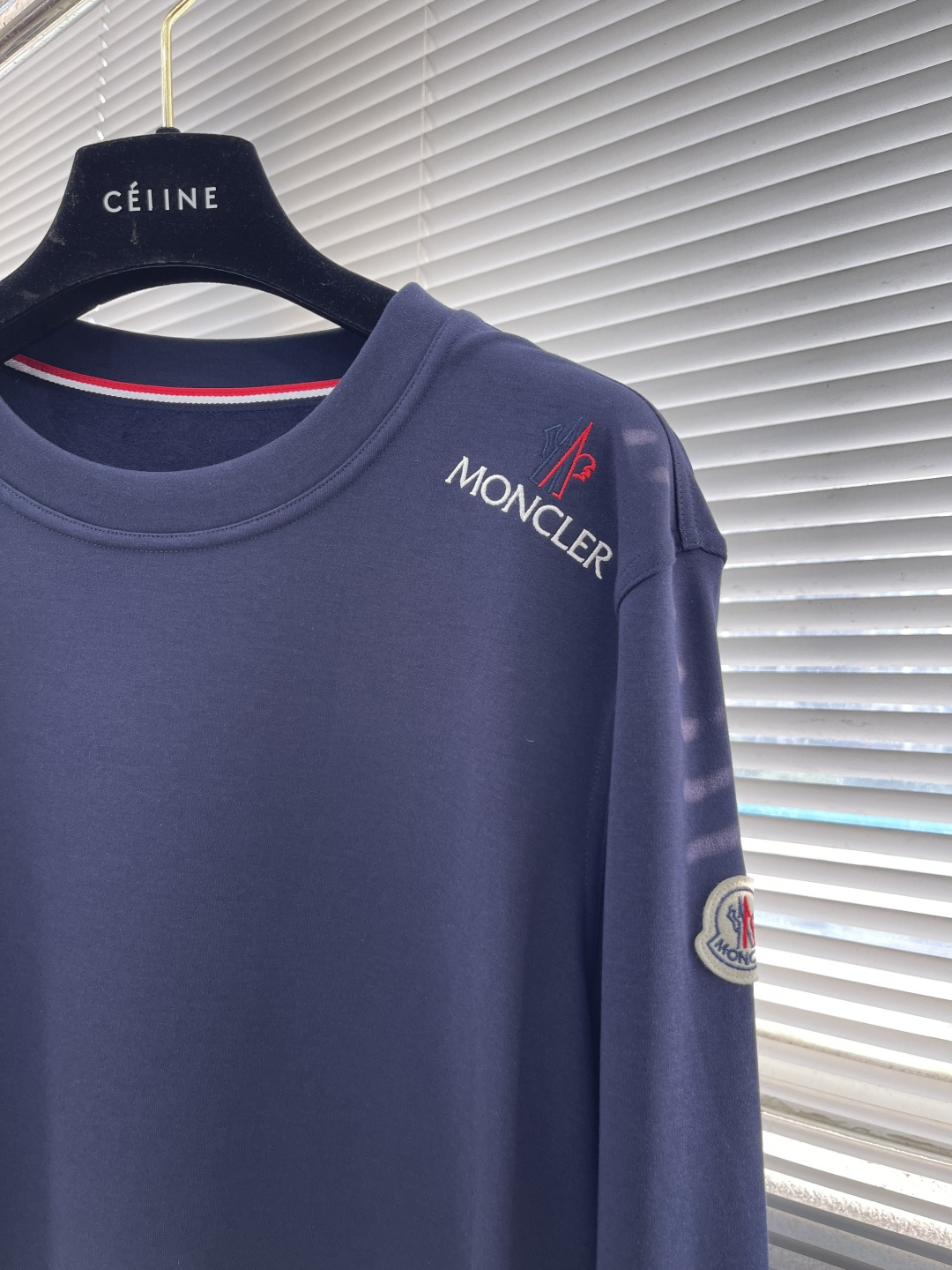 -mon 25秋冬打底衫 选用火焰绒面料 细腻柔软上身舒适简约 时尚适配商务、休闲等多种场合码数：48-