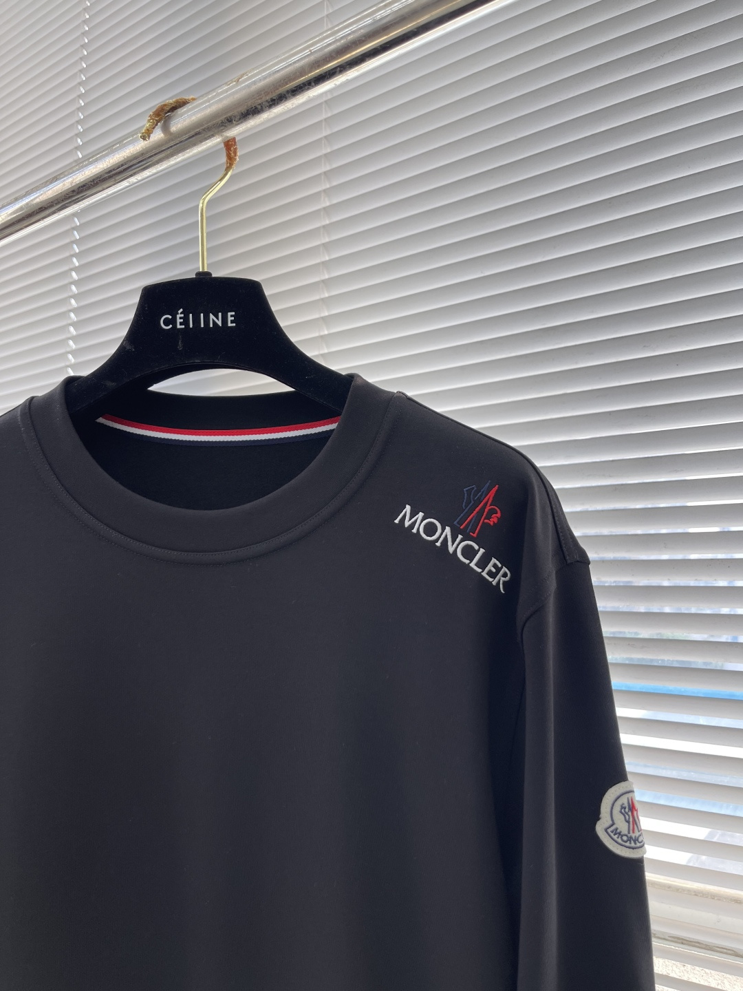 -mon 25秋冬打底衫 选用火焰绒面料 细腻柔软上身舒适简约 时尚适配商务、休闲等多种场合码数：48-