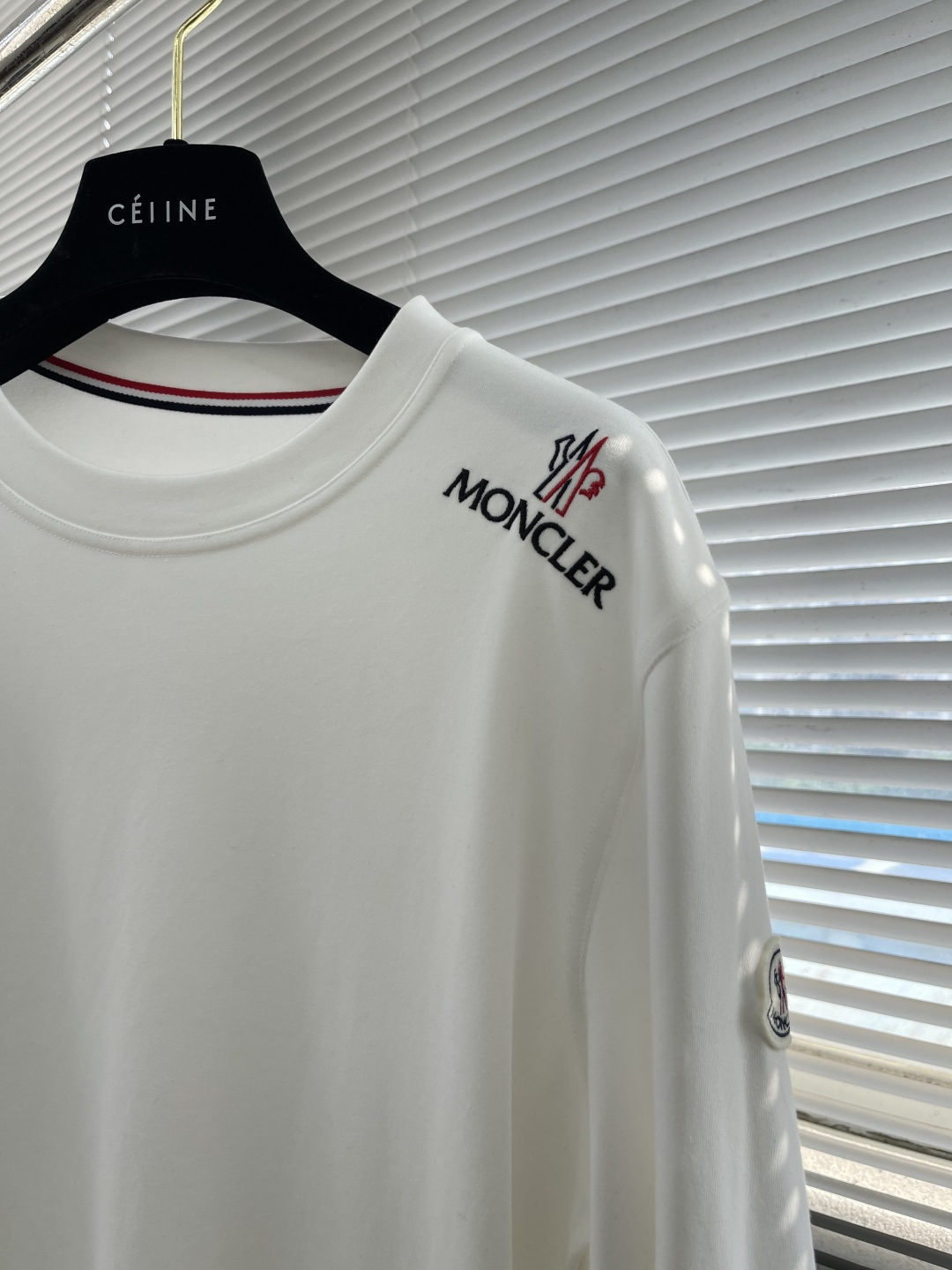 -mon 25秋冬打底衫 选用火焰绒面料 细腻柔软上身舒适简约 时尚适配商务、休闲等多种场合码数：48-