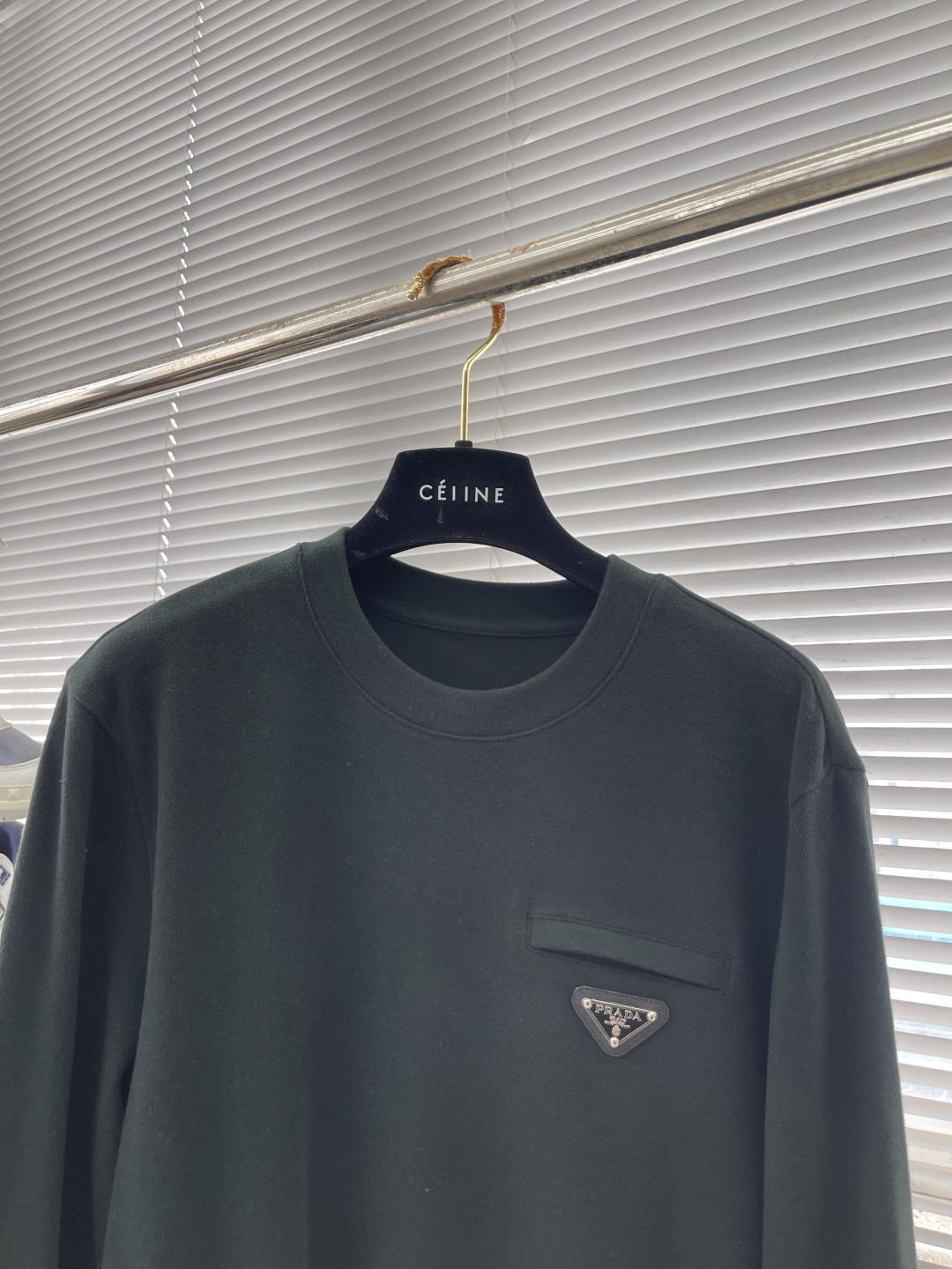 -PRAD 25秋冬打底衫 选用德绒小条 面料细腻柔软上身舒适 简约时尚 适配商务、休闲等多种场合 码数