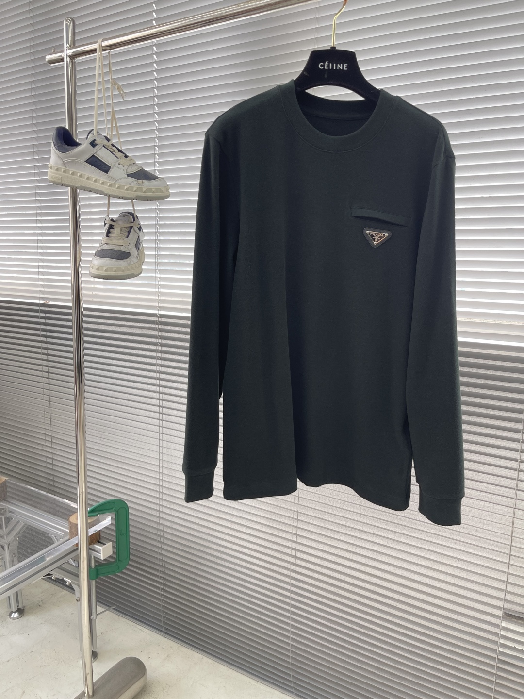 -PRAD 25秋冬打底衫 选用德绒小条 面料细腻柔软上身舒适 简约时尚 适配商务、休闲等多种场合 码数