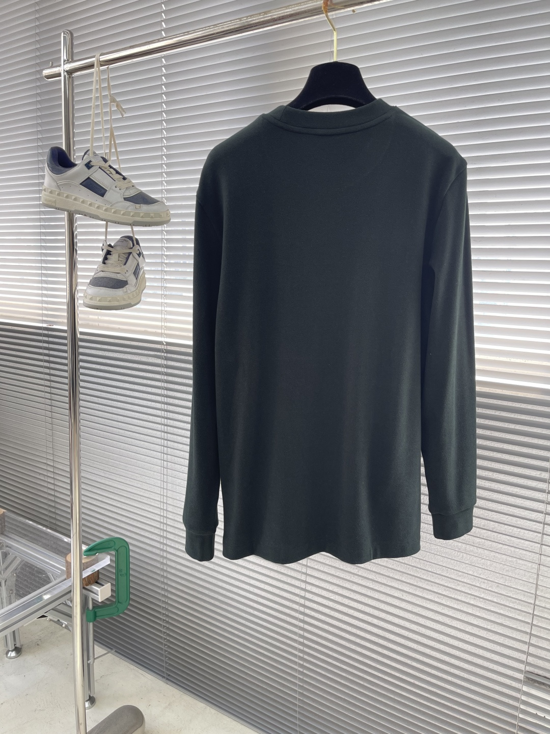 -PRAD 25秋冬打底衫 选用德绒小条 面料细腻柔软上身舒适 简约时尚 适配商务、休闲等多种场合 码数