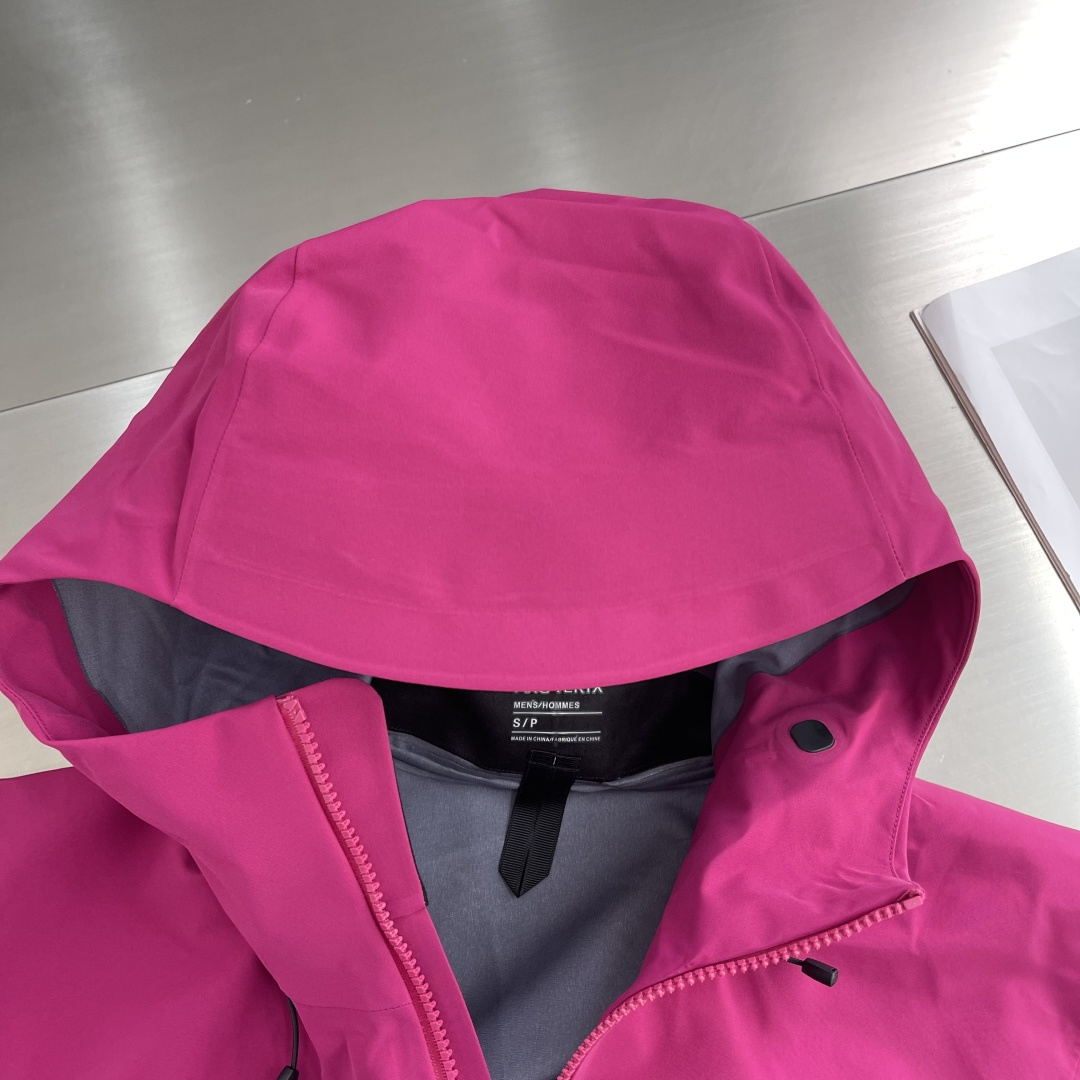 

-🐦 鸟家 AlP🆕ha系列 Sv 第7代 GORE-TEX Pro 刺绣Logo图案休闲运动连帽拉